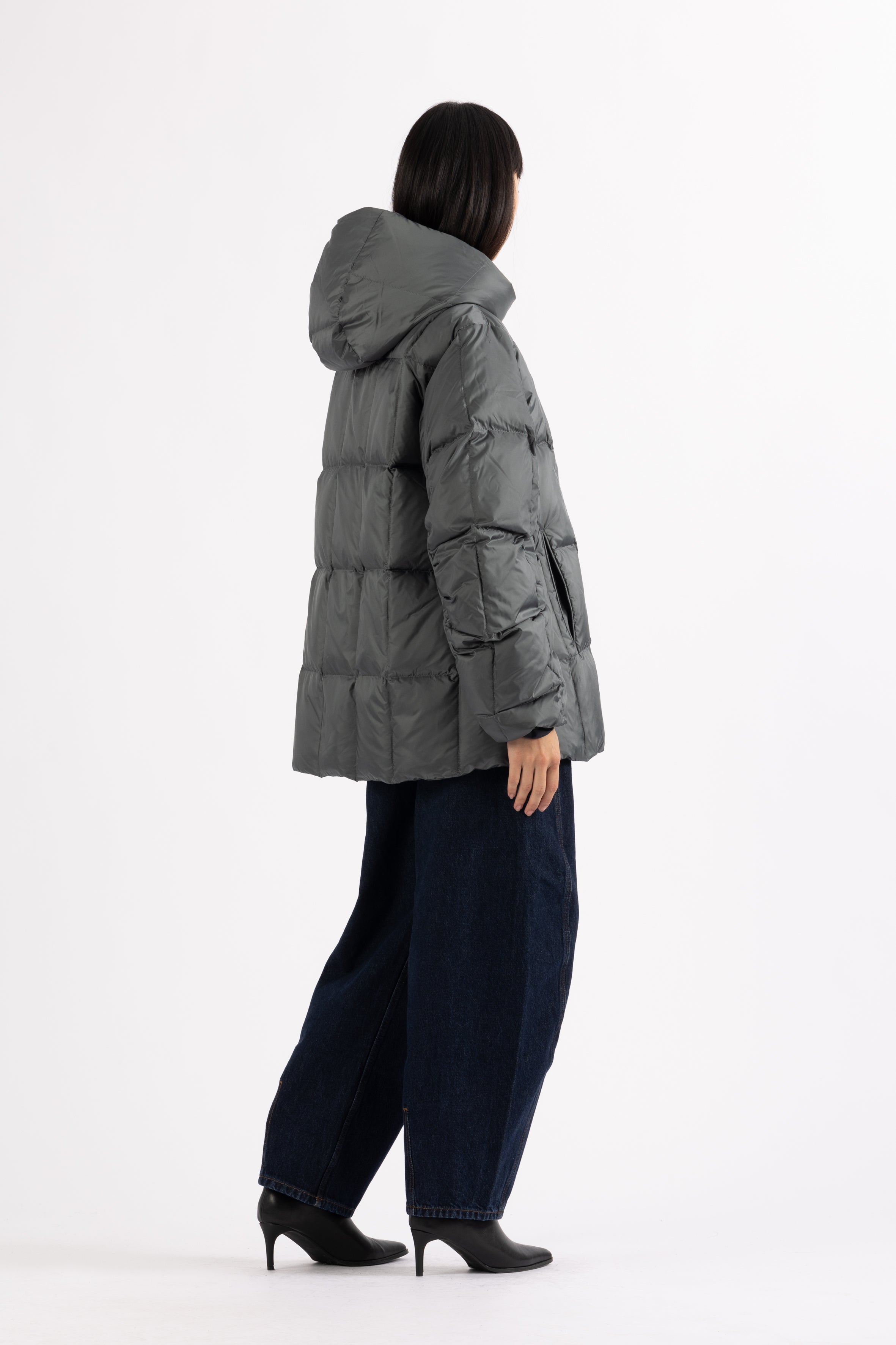 LEMPELIUS light down jacket in iron grey