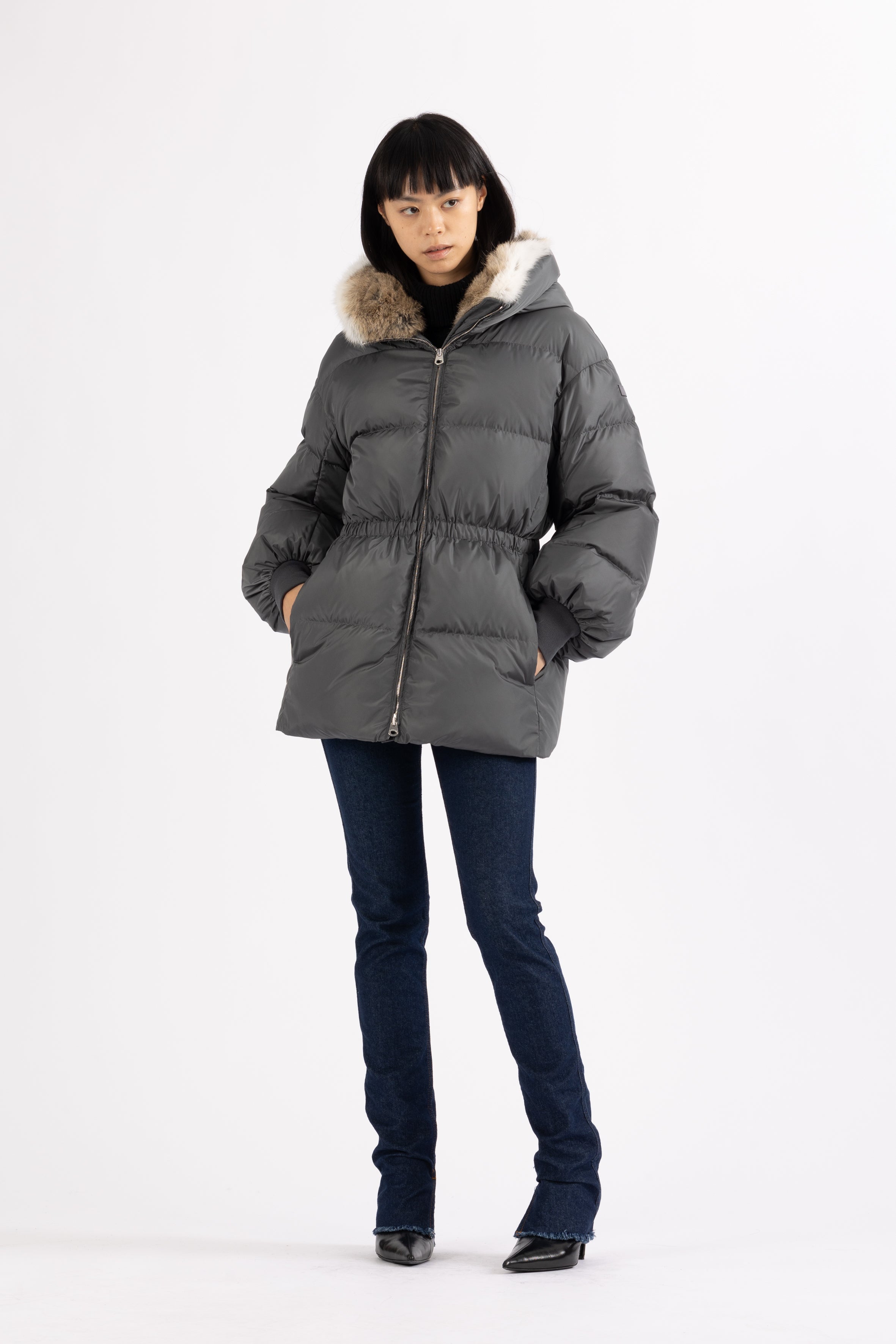 hooded LEMPELIUS short down jacket in iron grey with cotton cuffs fitted at the waist