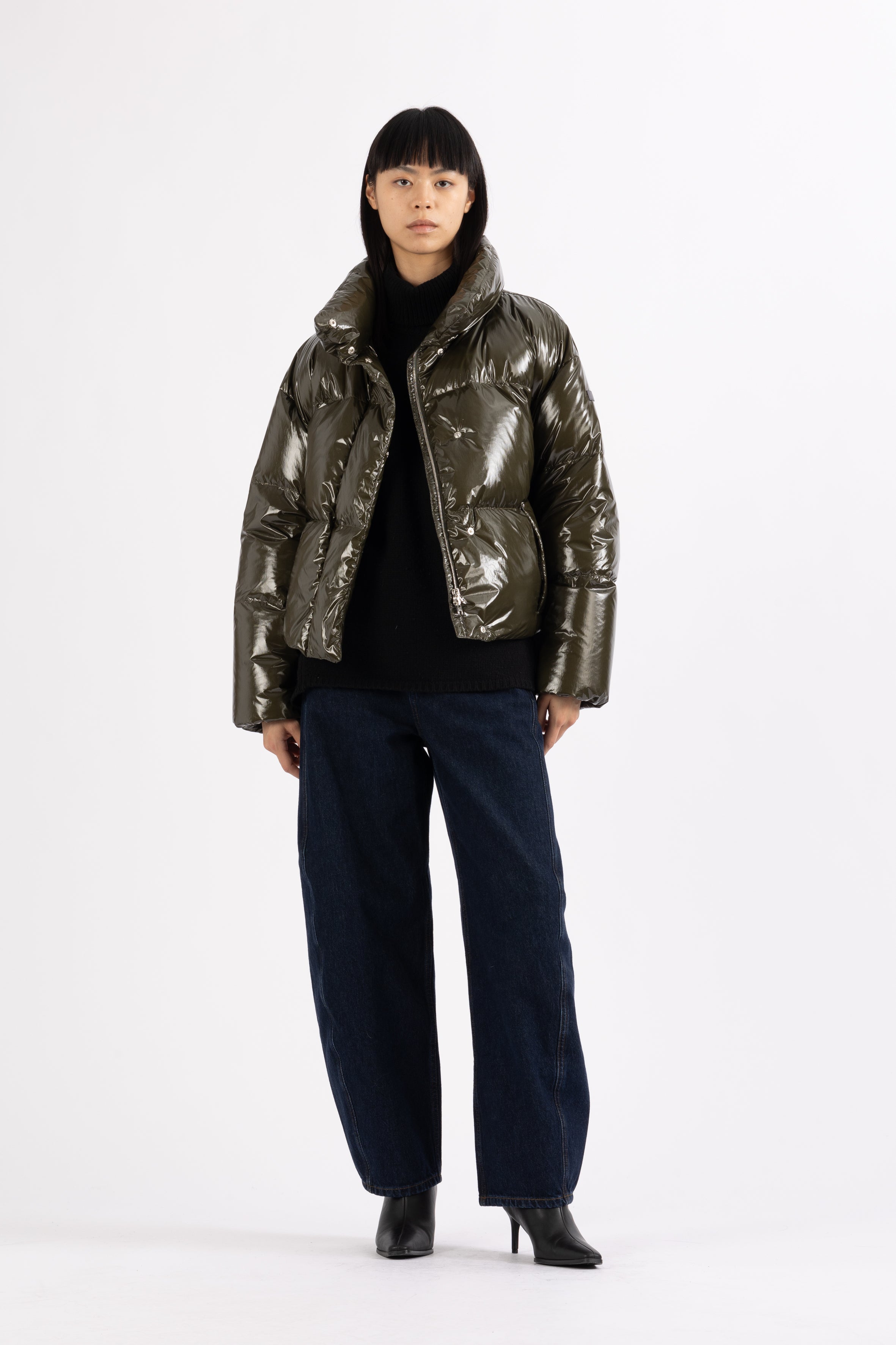 LEMPELIUS short down puffer in dark olive