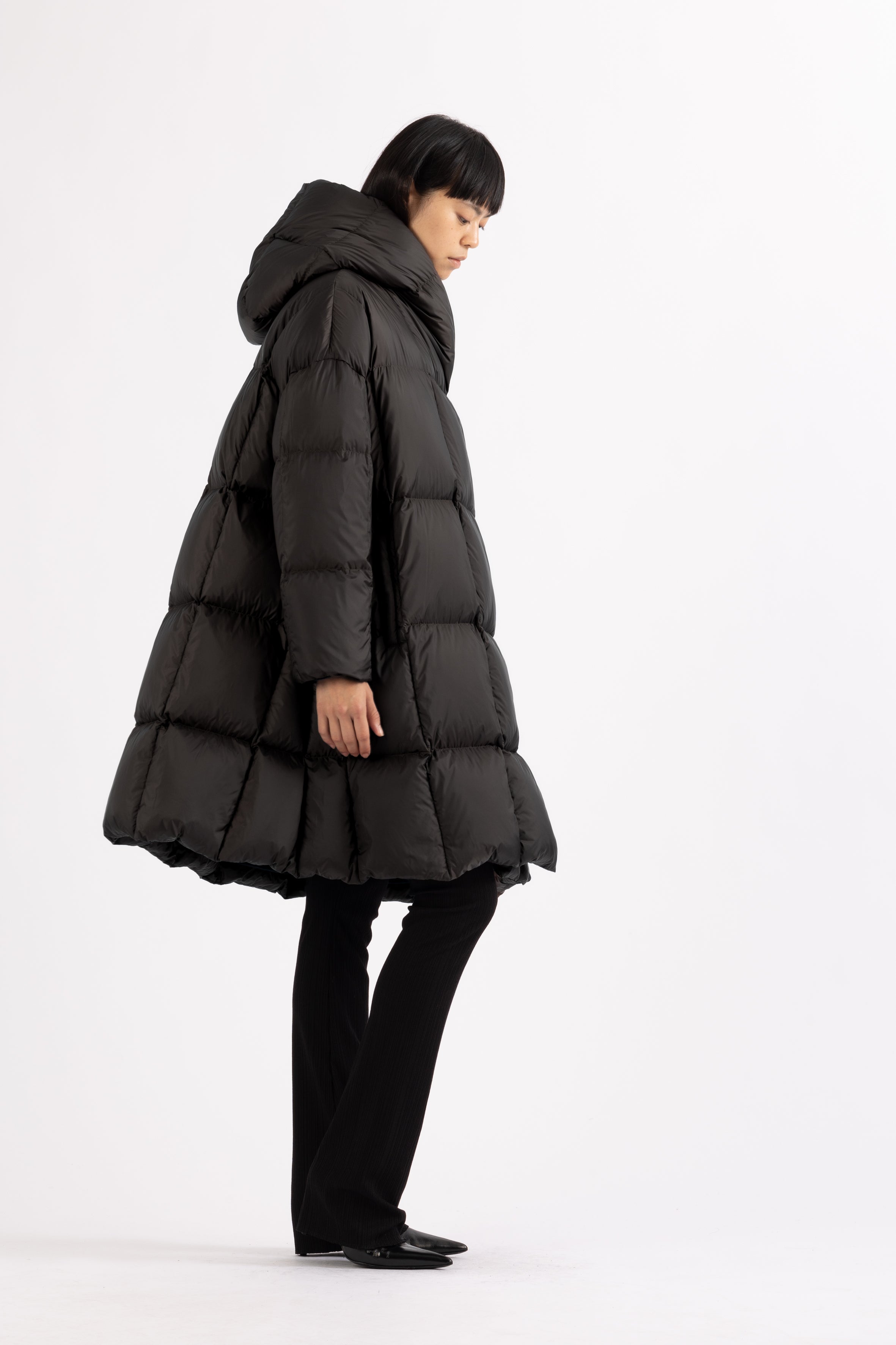 LEMPELIUS wrap down coat in black