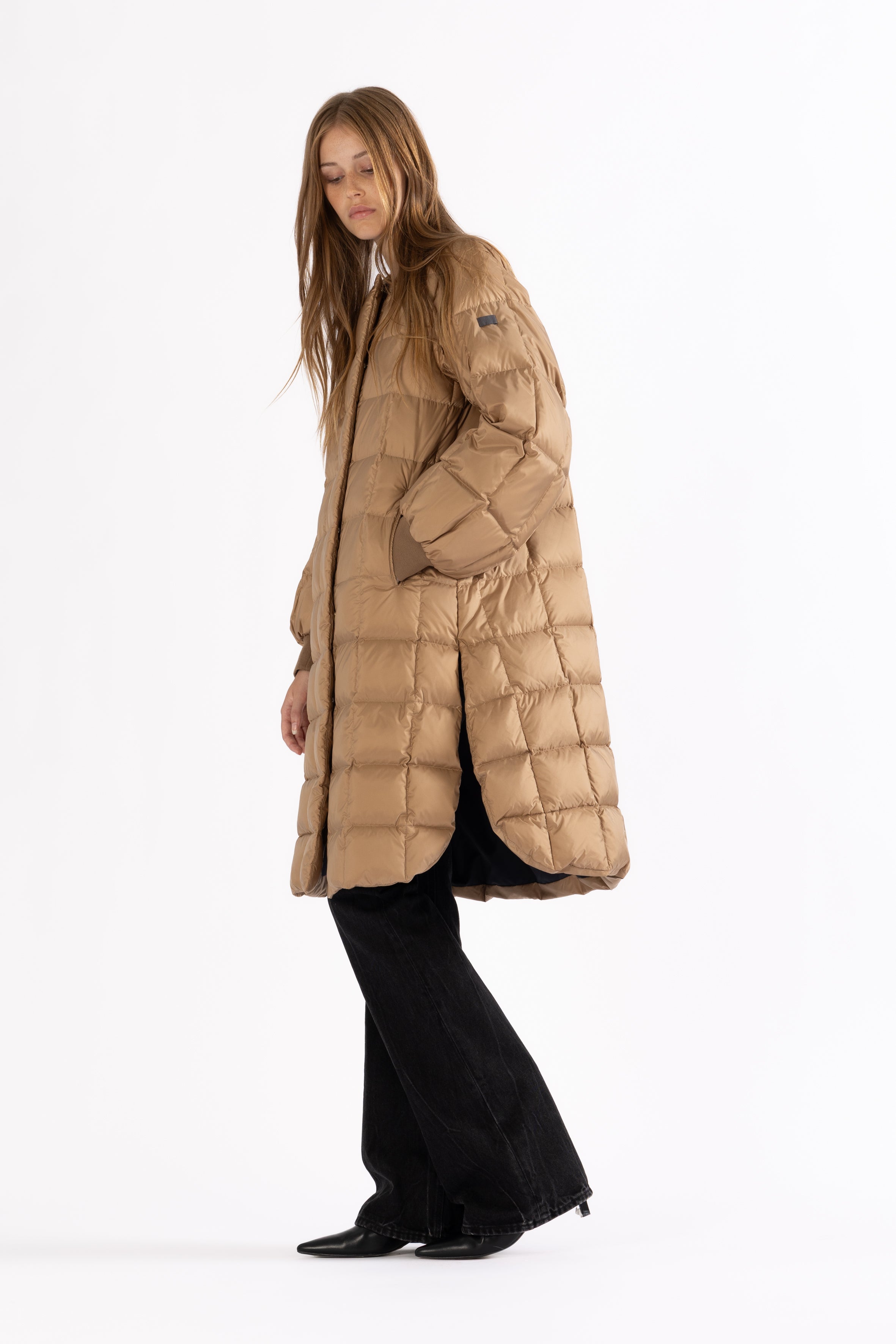 box quilted lightweight down coat jacket LEMPELIUS with cozy cotton cuffs and detachable down scarf in oat
