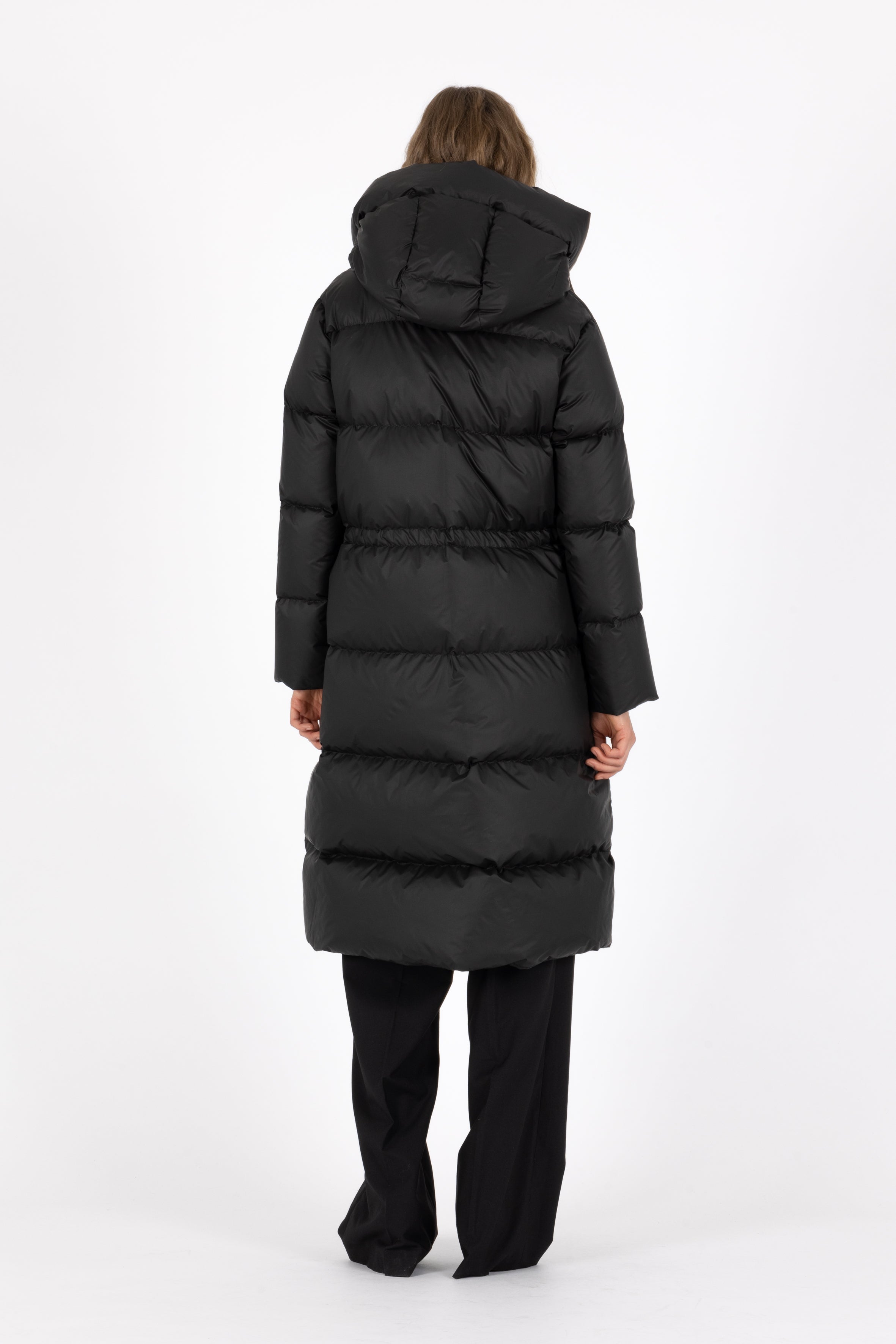 Long hooded Lempelius downcoat with a slim sihouette
