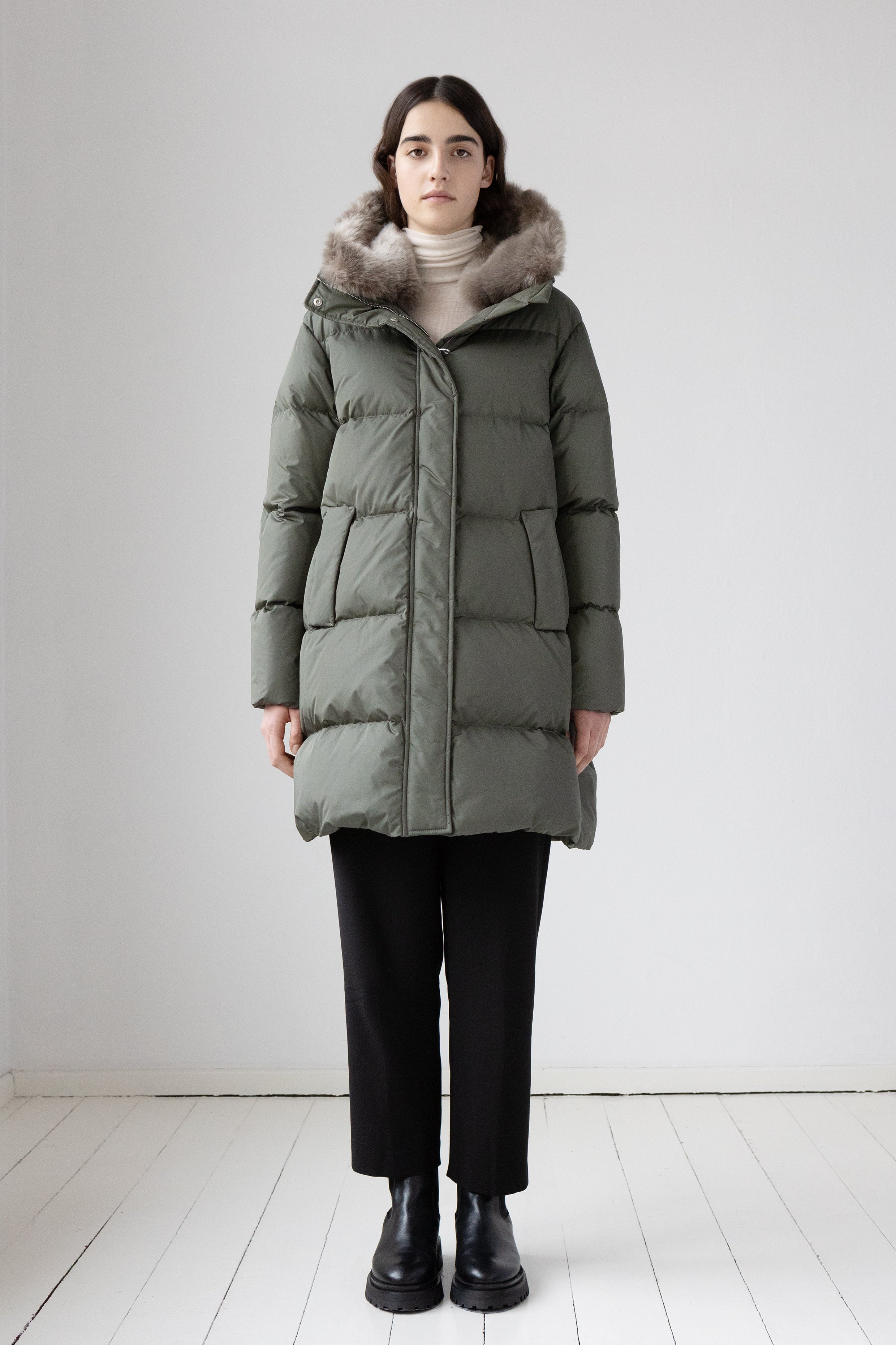 DOWN COAT NEV