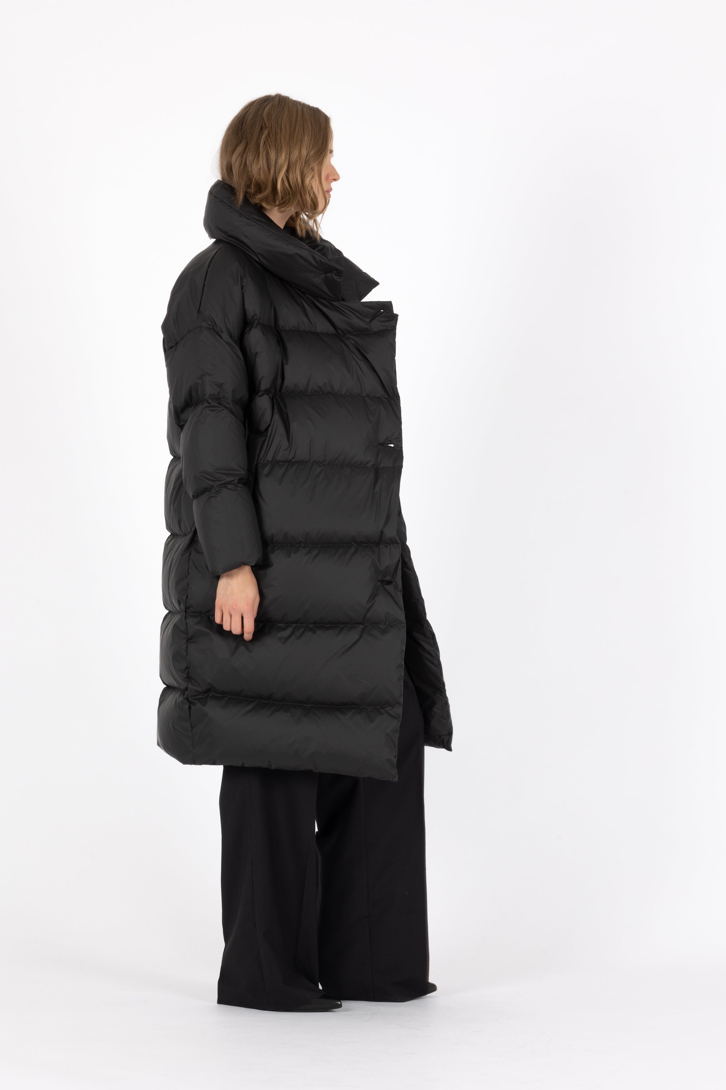 Oversized Lempelius wrap down coat in black