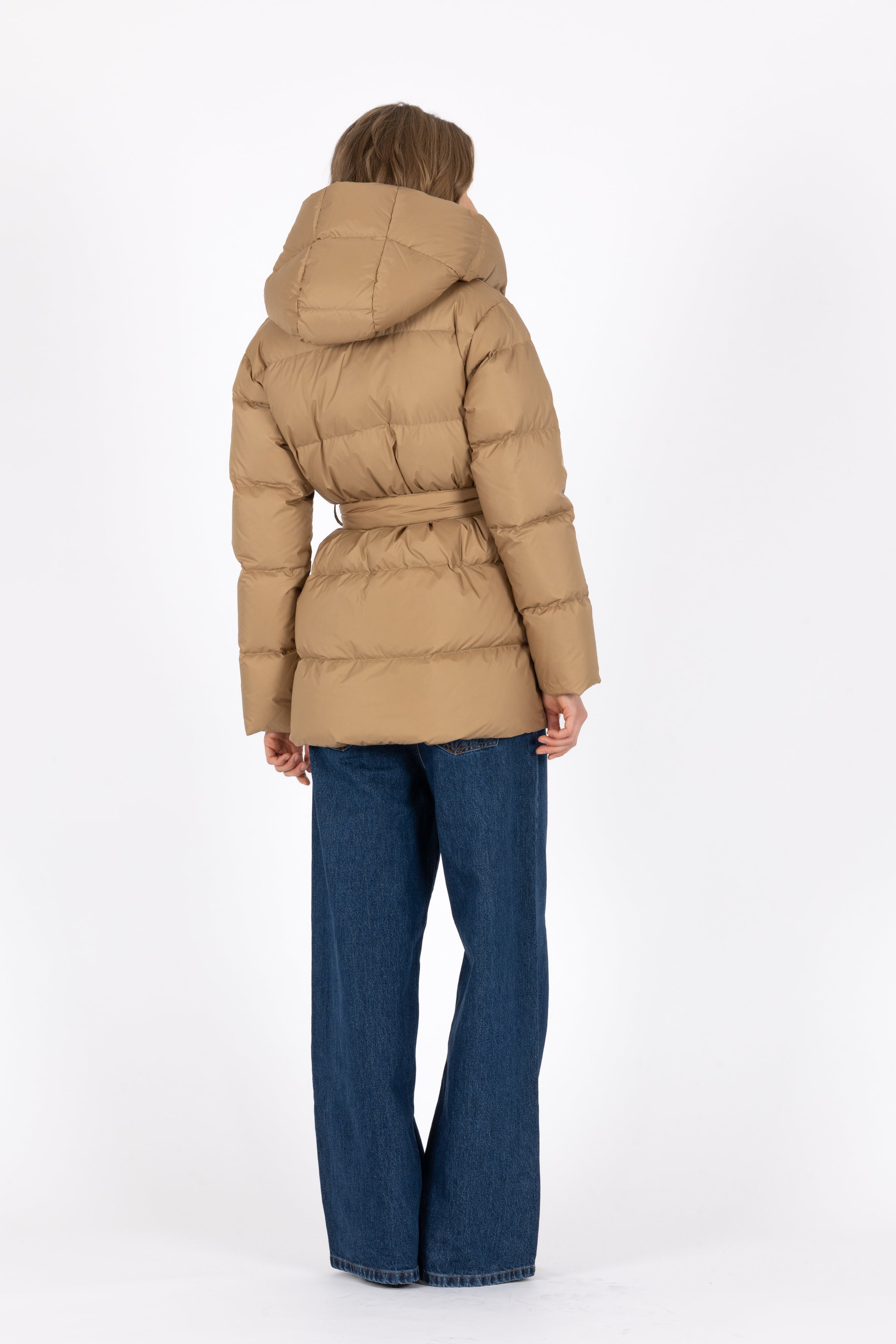 slim silhouette Lempelius down coat in the color biscuit