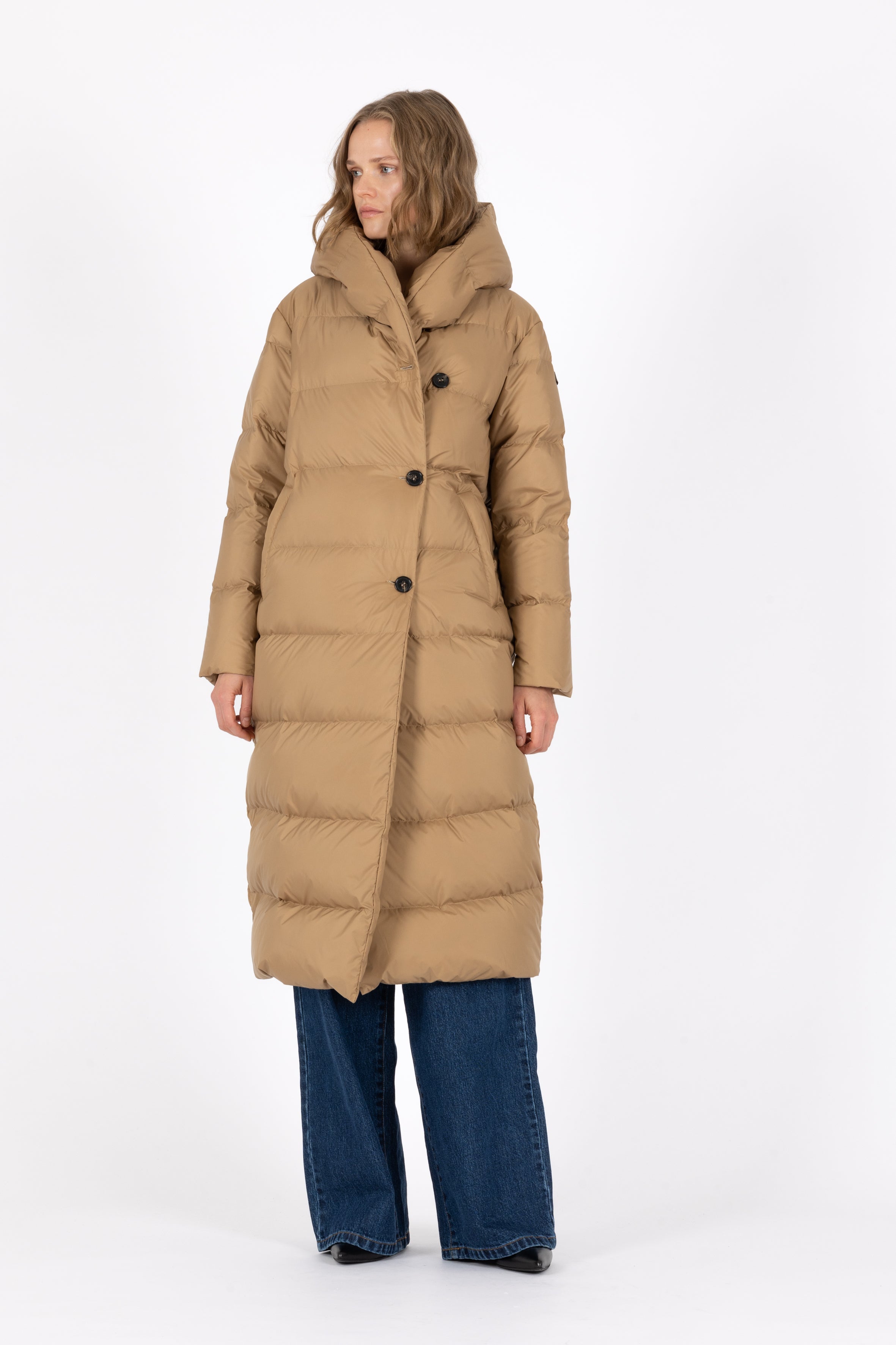 Long Lempelius Wrap down coat with slim silhouette