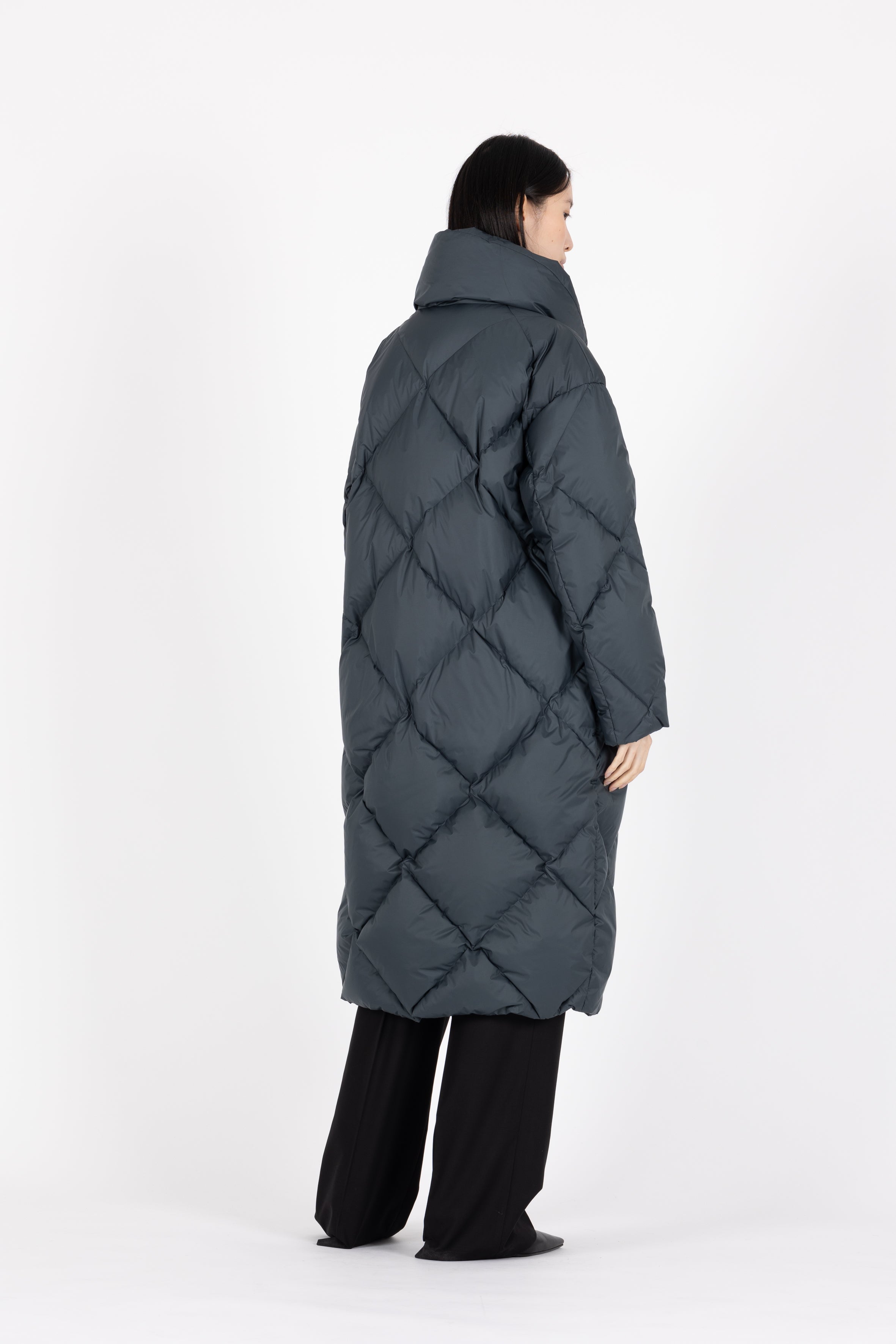 oversized Lempelius diamond quilt down coat in bluegrey
