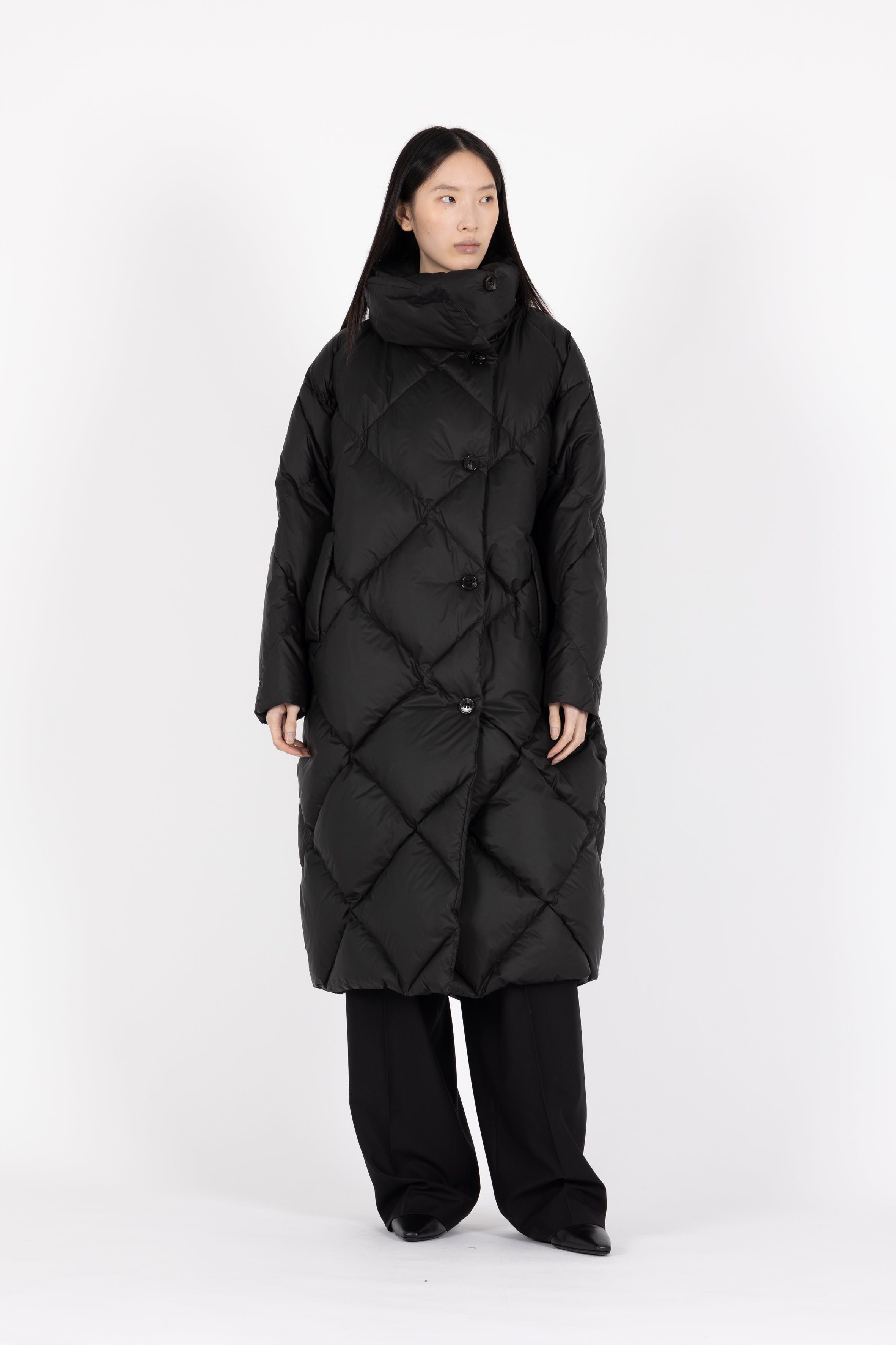 oversized Lempelius diamond quilt down coat in black