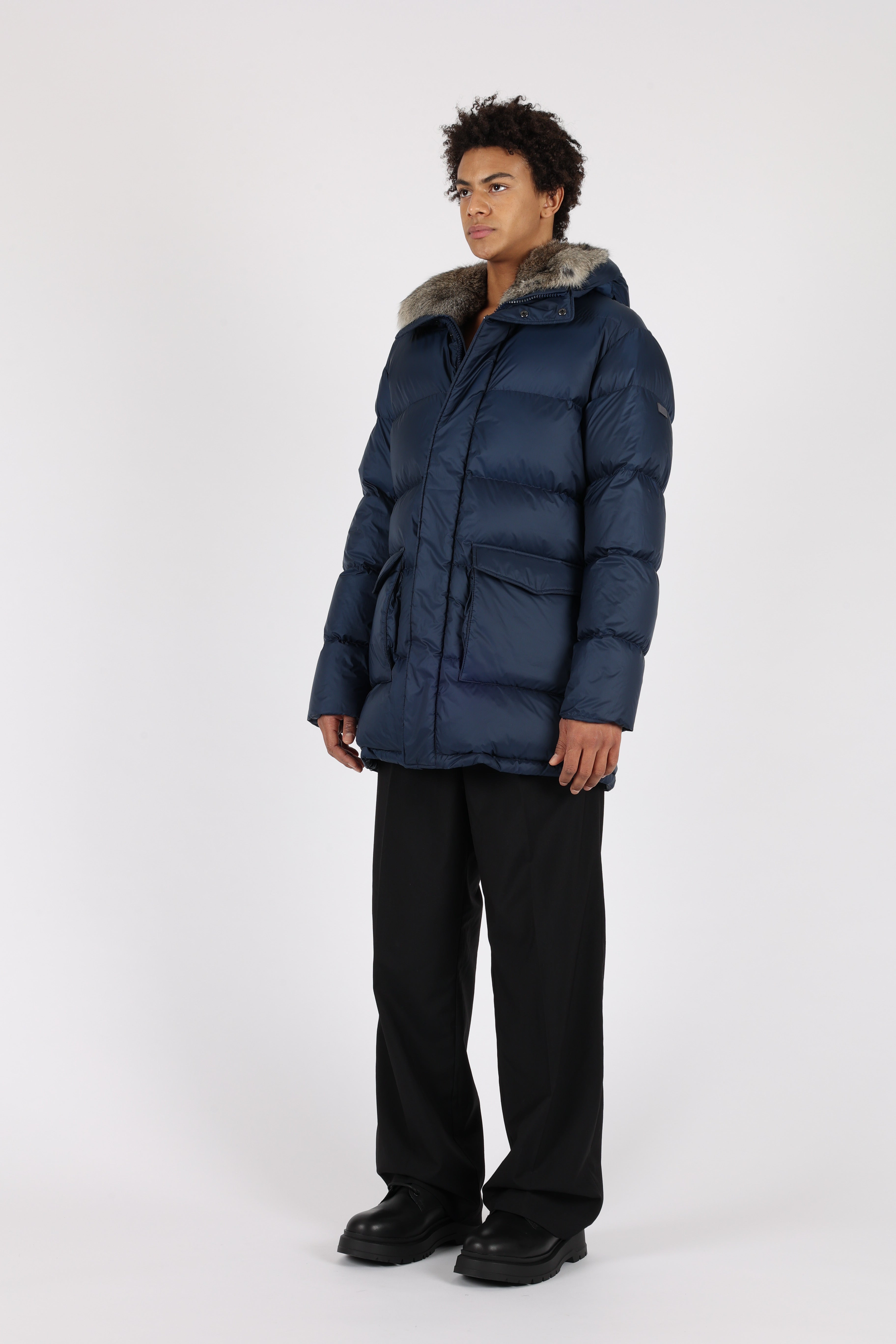 Lempelius Down coat with fur hood in navy
