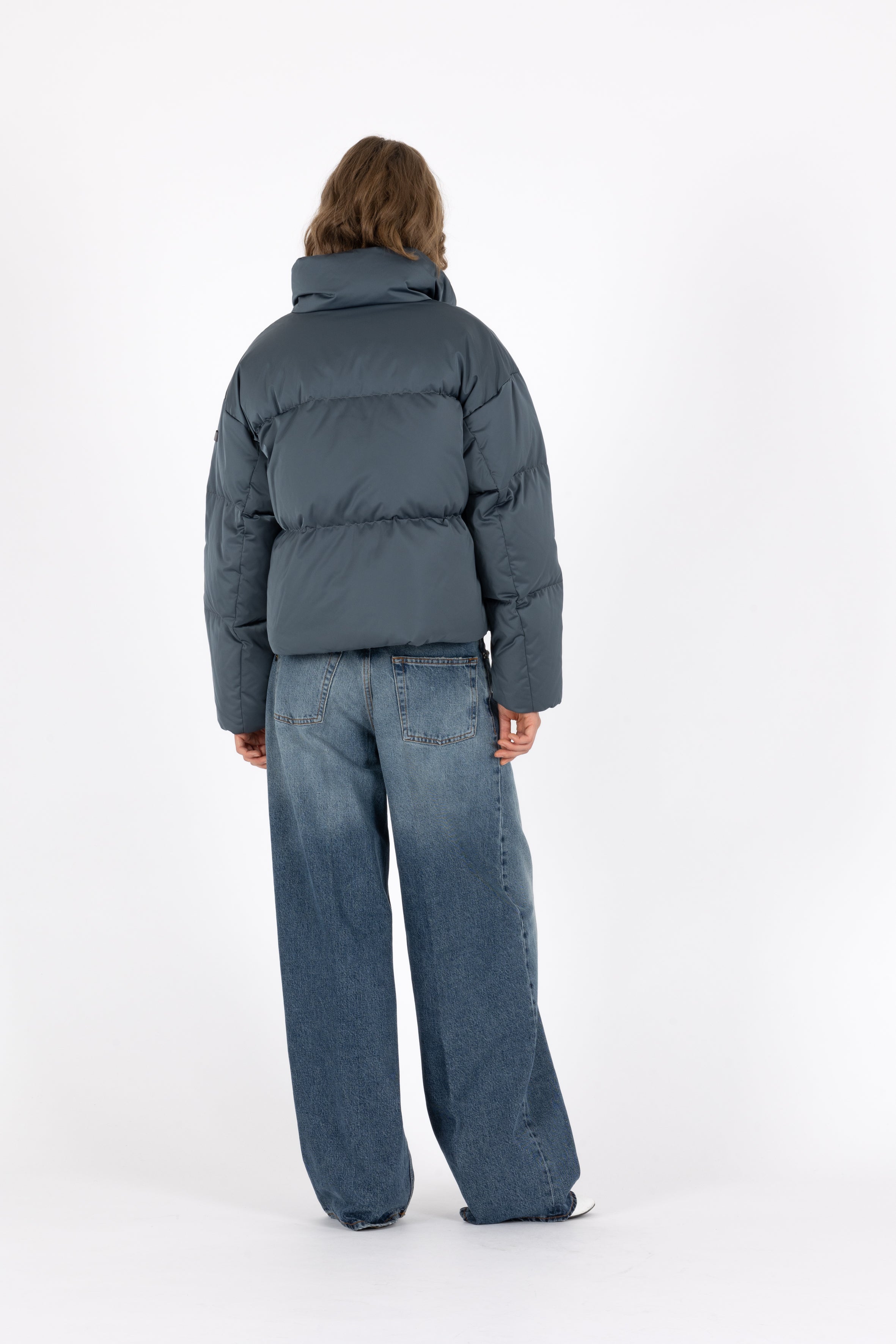 short down puffer in graphite blue