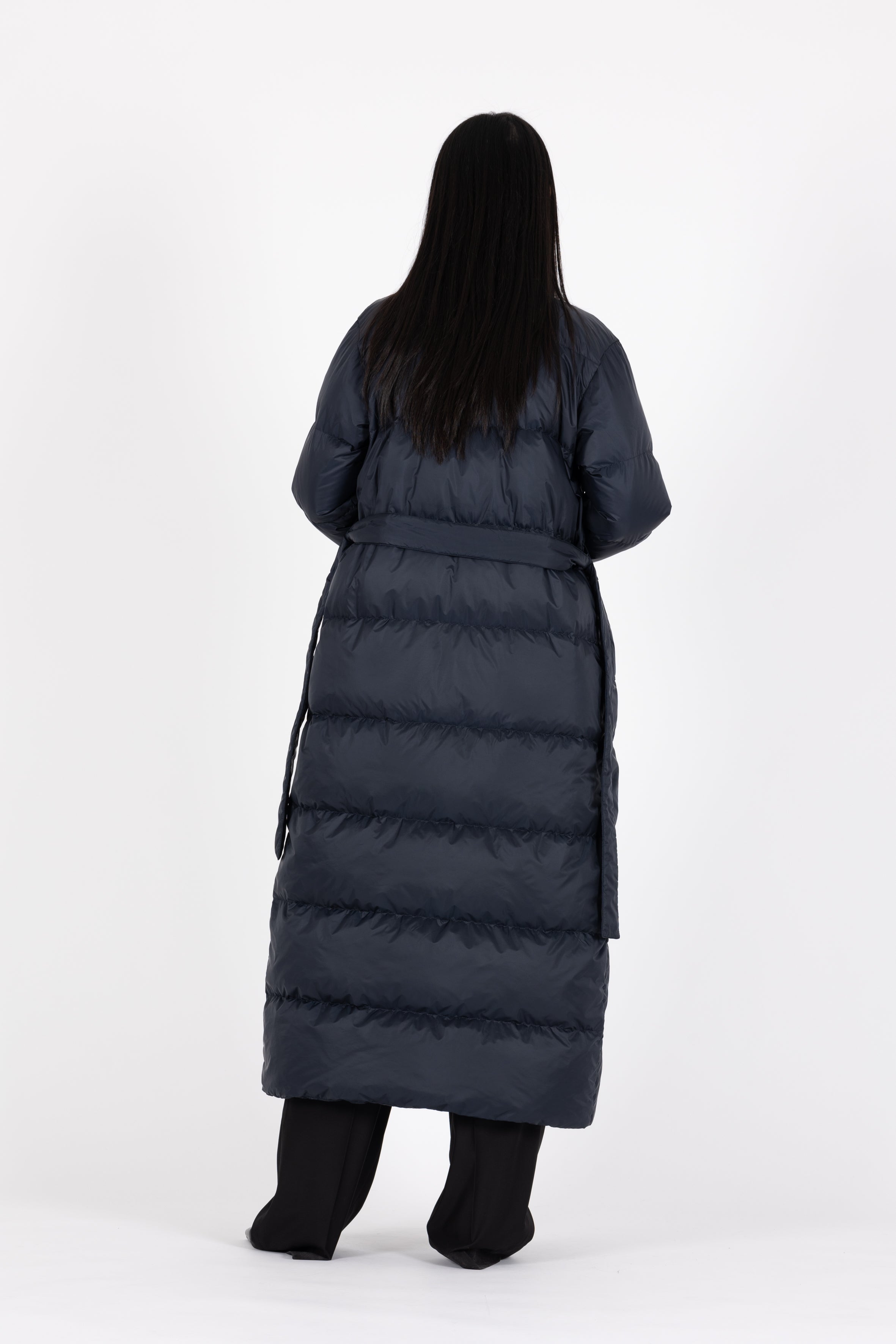 Lempelius light down coat with a straight silhouette