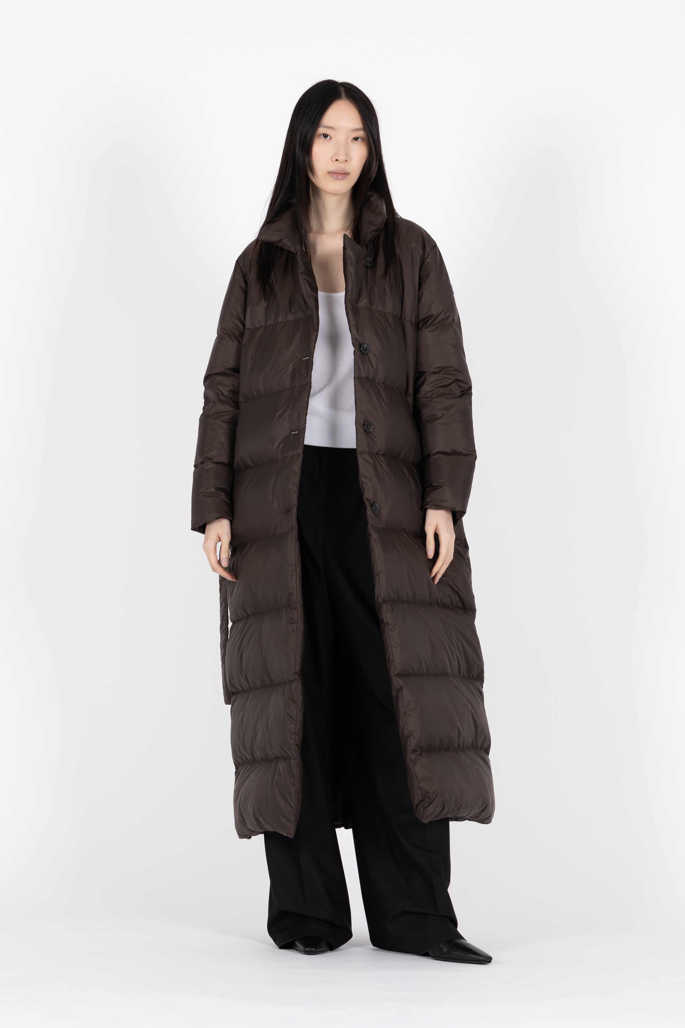 Lempelius light down coat with a straight silhouette