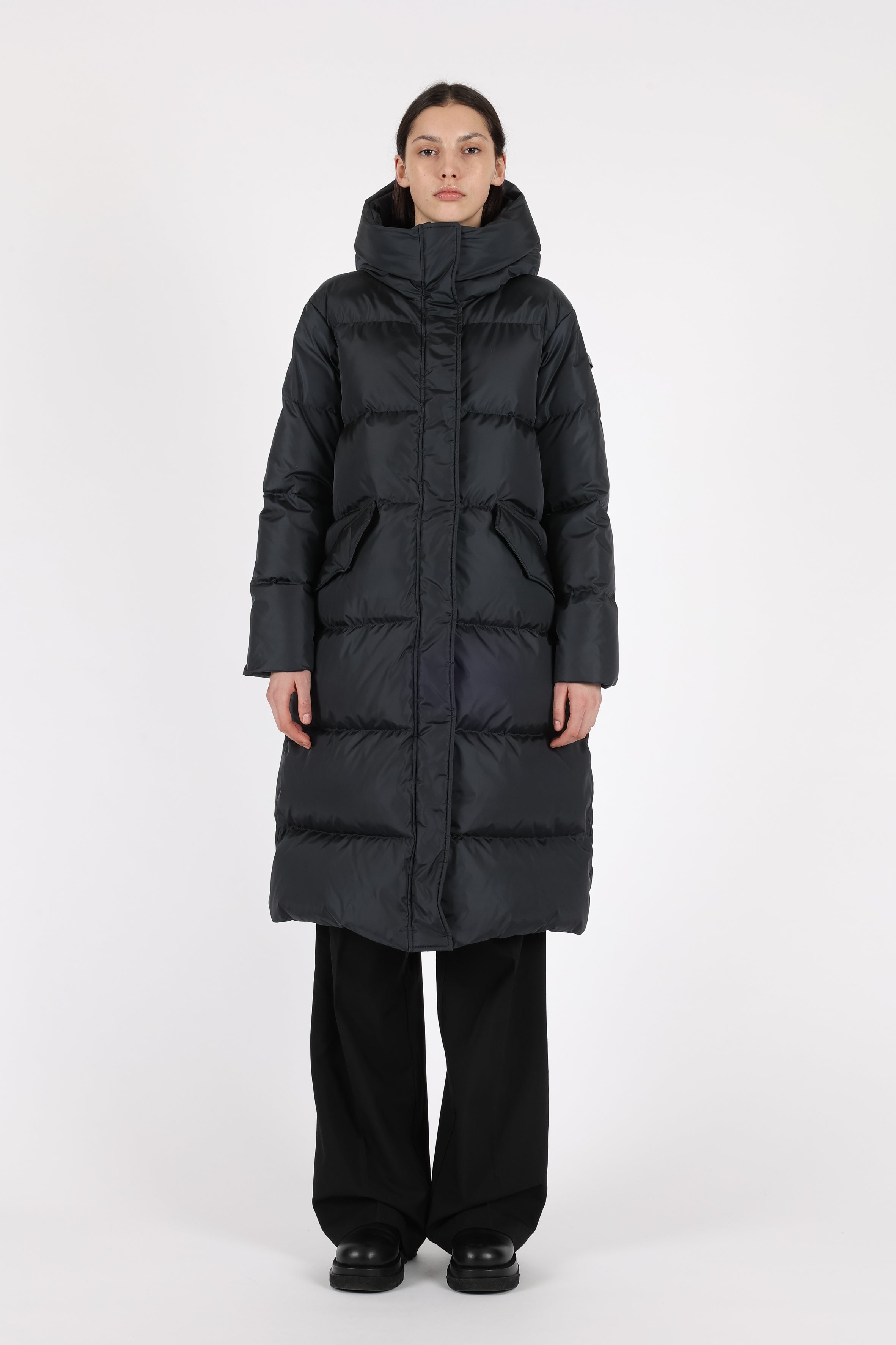 Long Lempelius Downcoat with a slim silhouette
