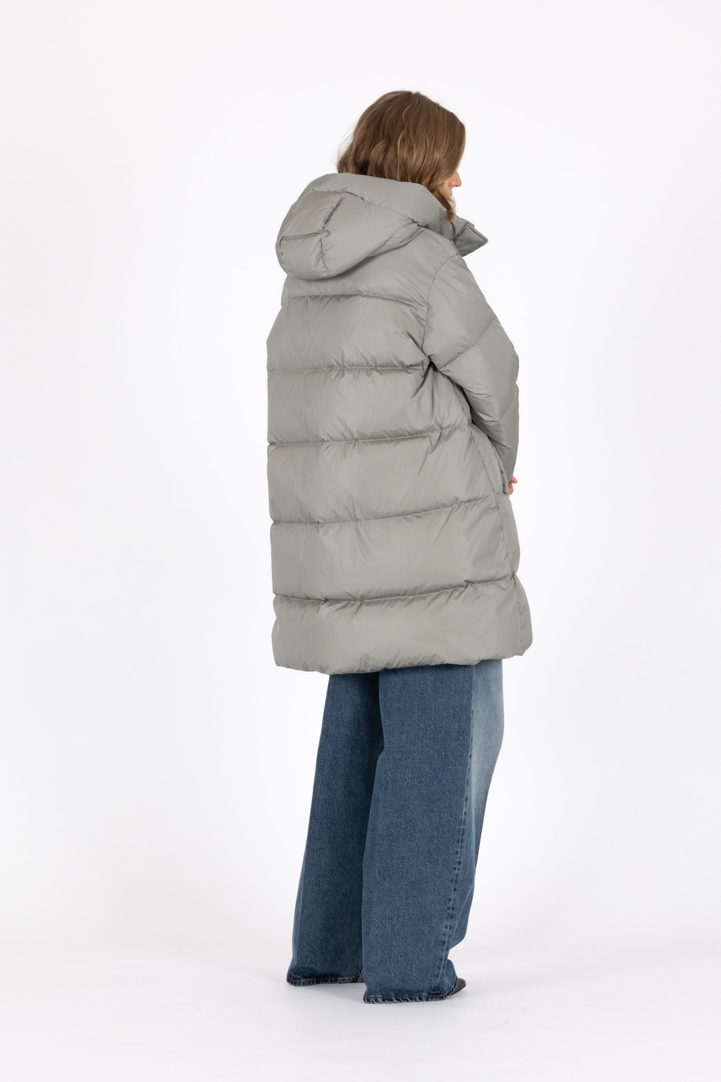 Minimal Lempelius down coat with welt pockets