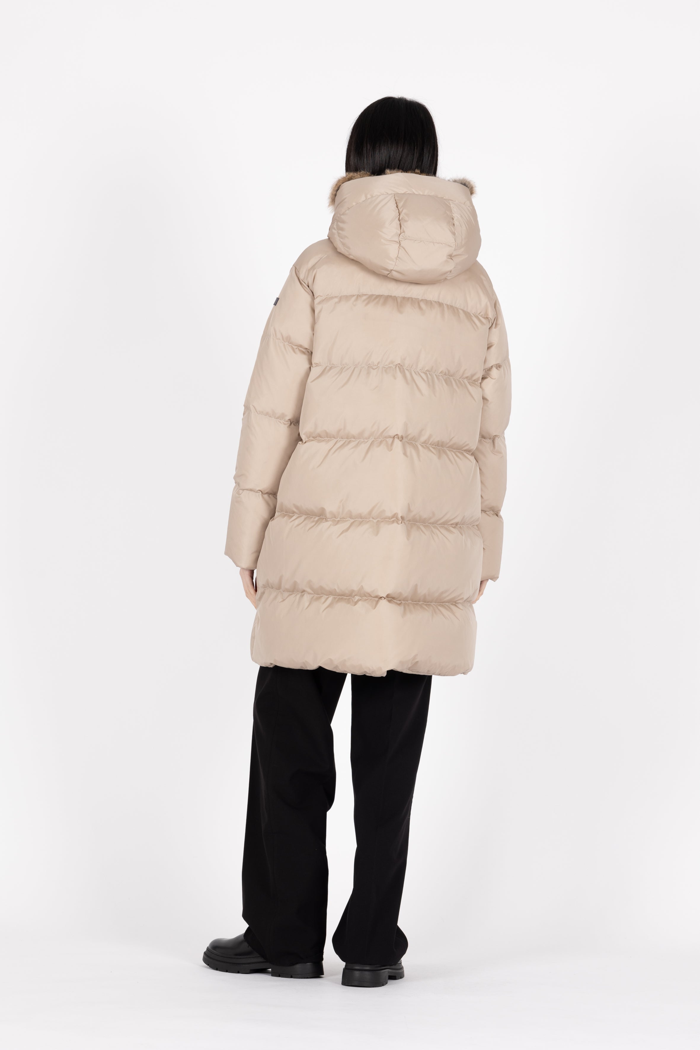 Minimal Lempelius down coat with welt pockets