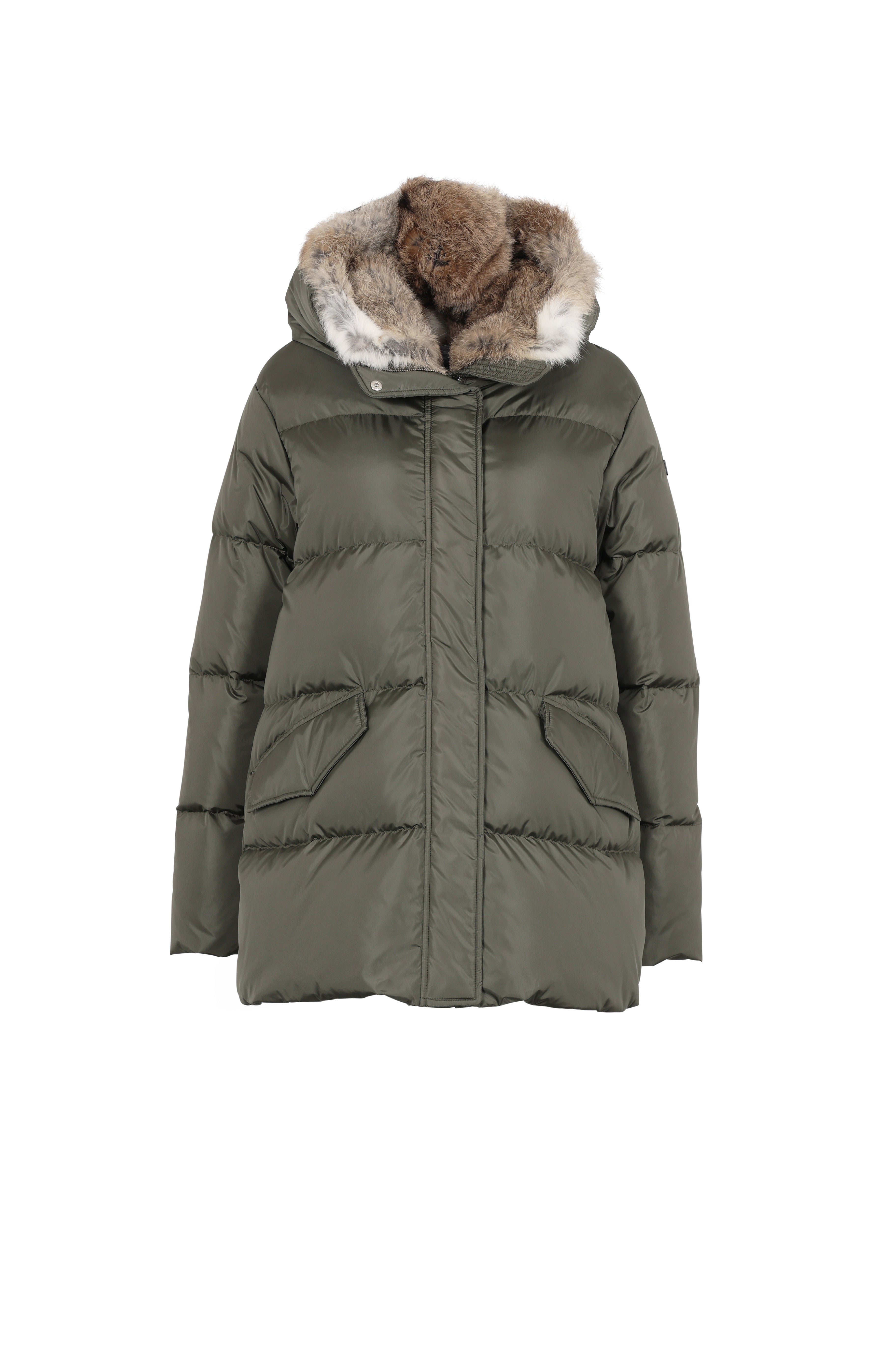 short down jacket with flap pockets and fur
