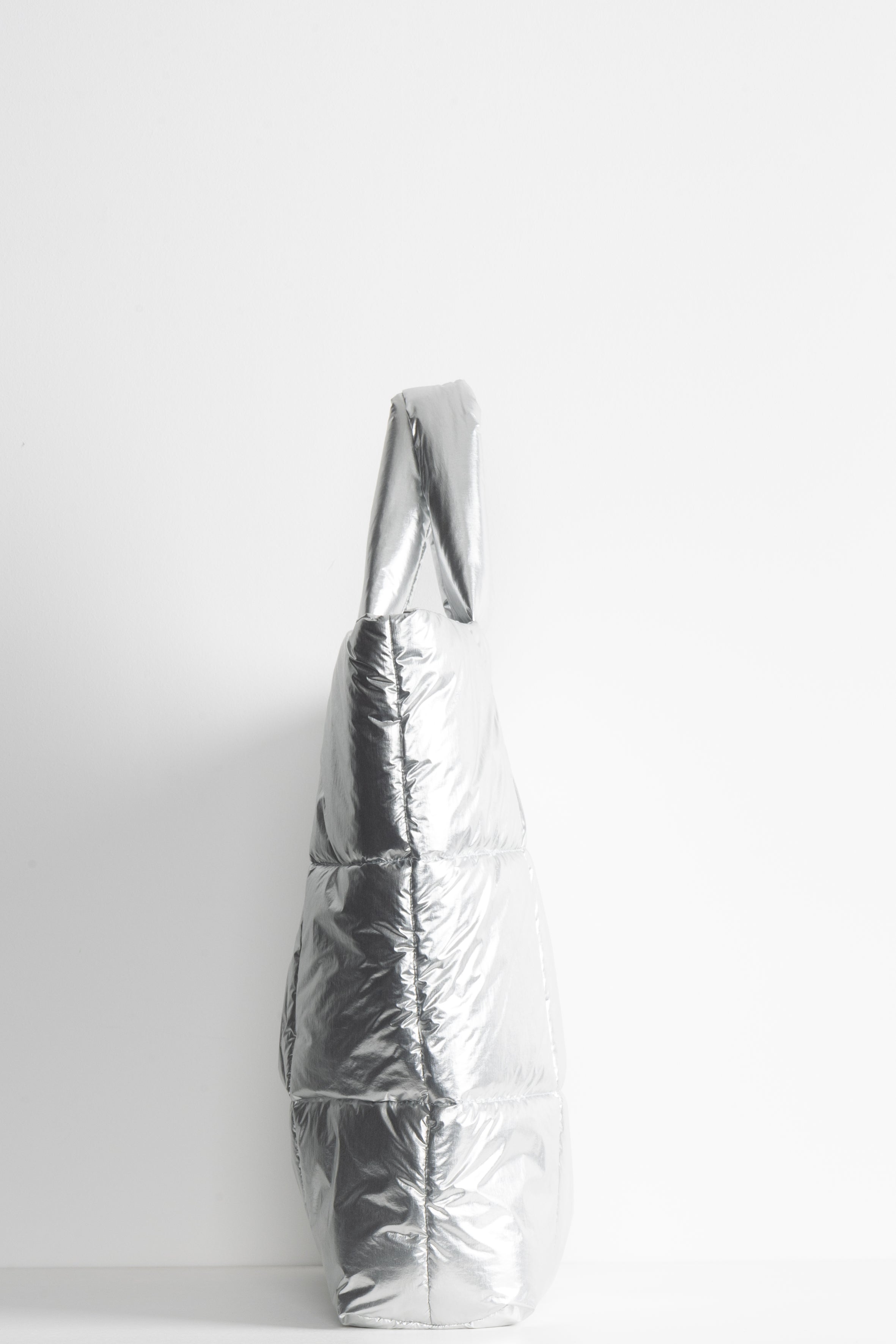 oversized Lempelius Puffer bag in the color silver