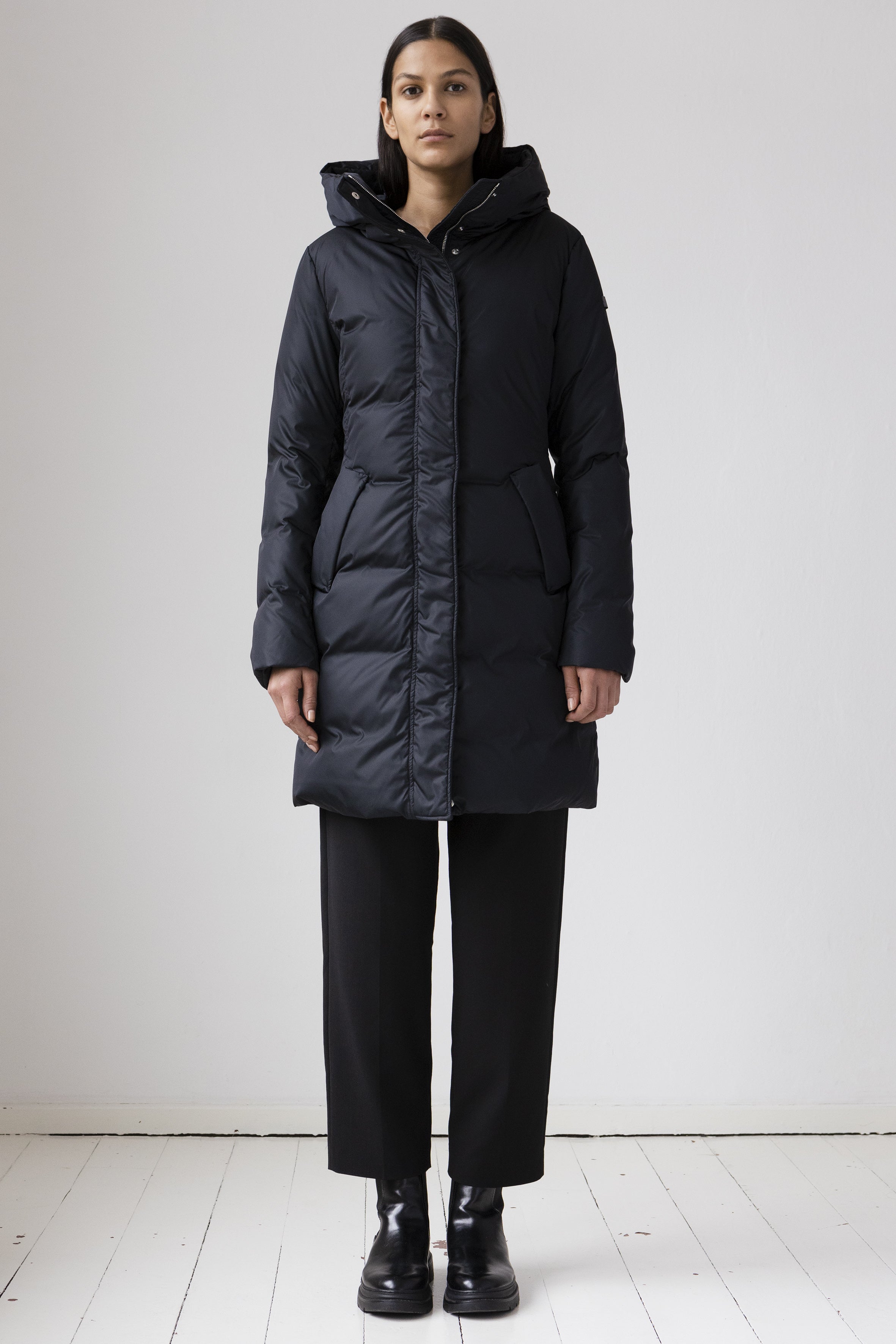 Fitted down coat with a softly padded hood