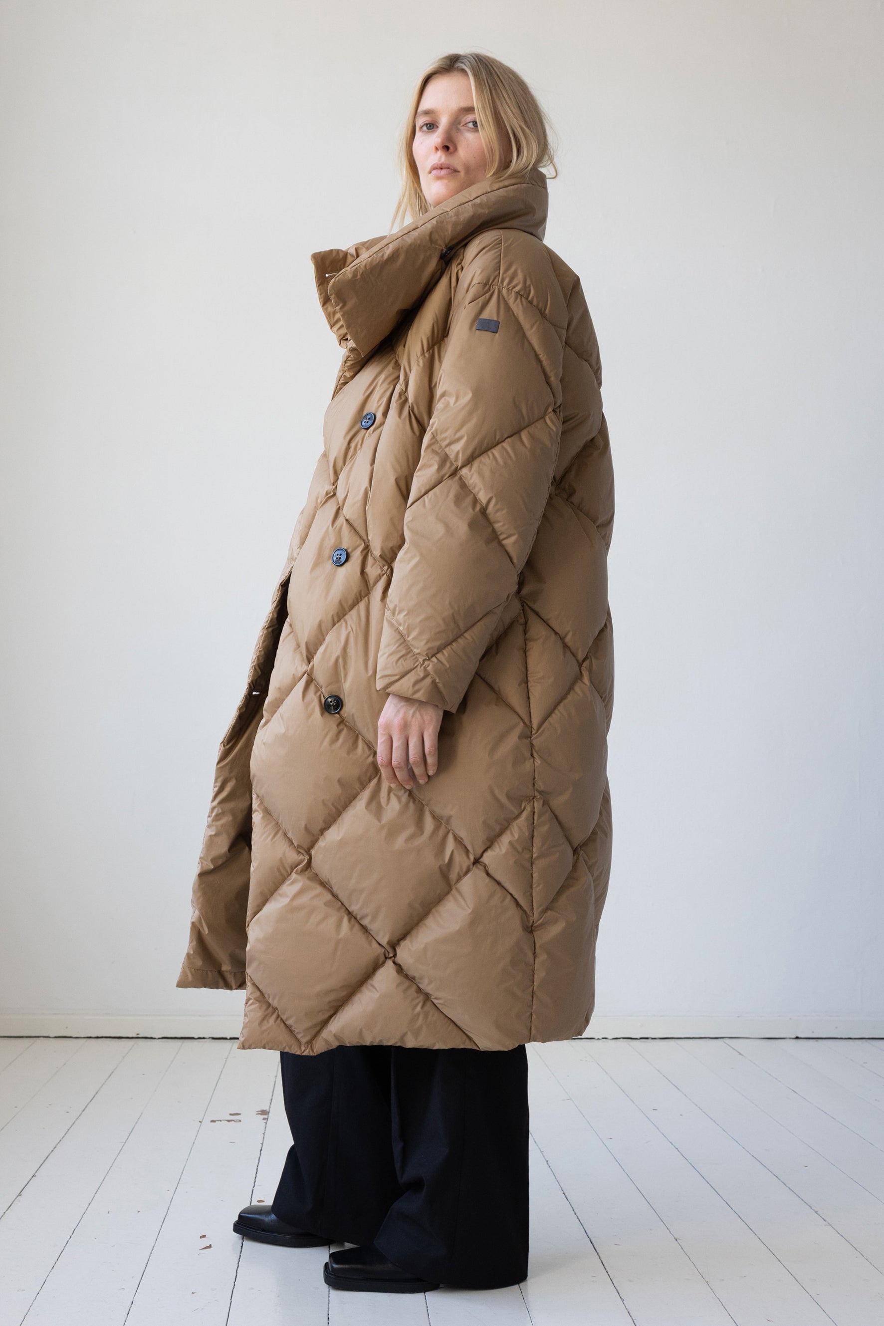 oversized Lempelius diamond quilt down coat