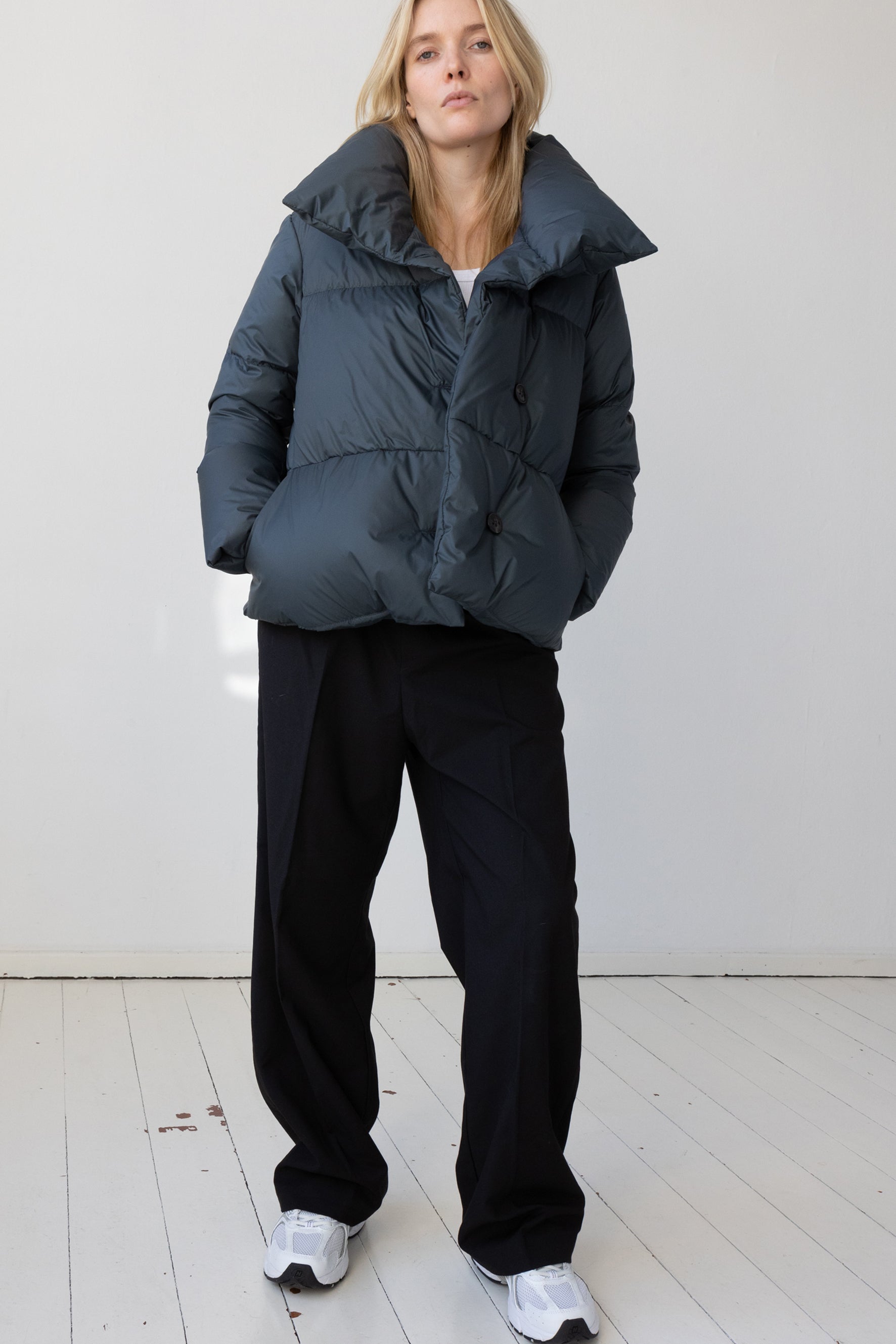 cropped Lempelius down jacket with warming high collar