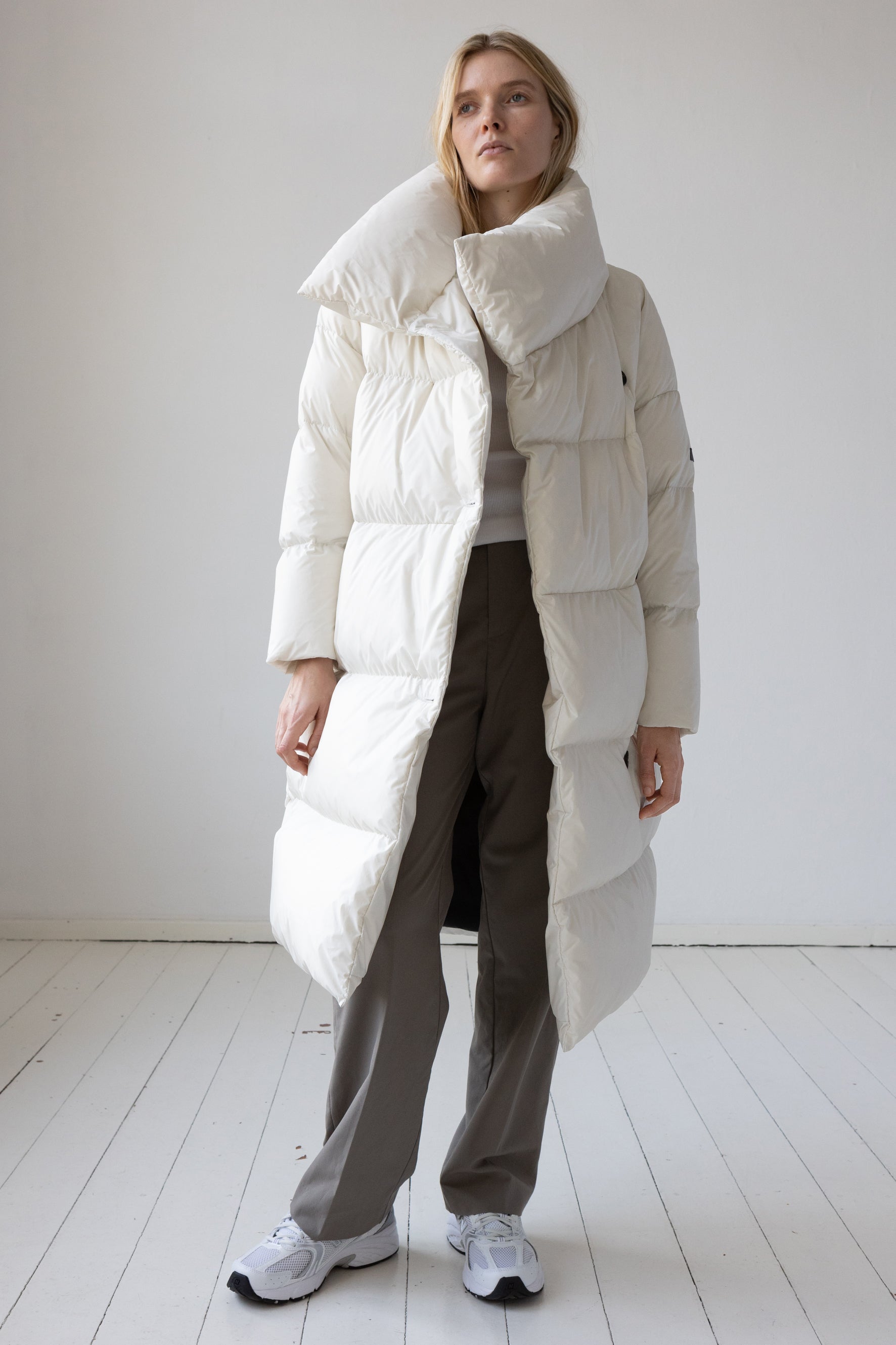 Lempelius wrap down coat with oversized collar