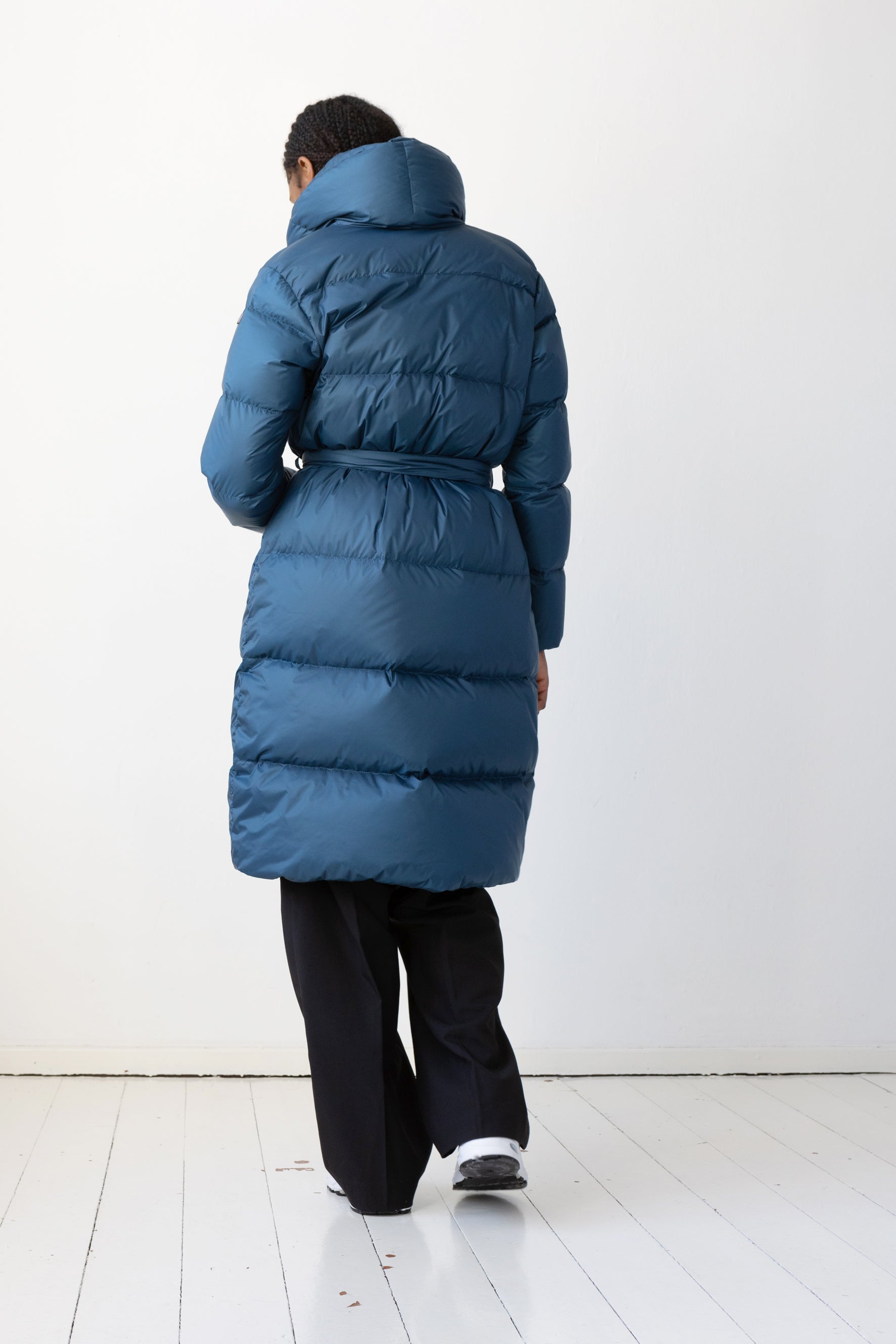 Lempelius belted down coat with shawl collar in color azure