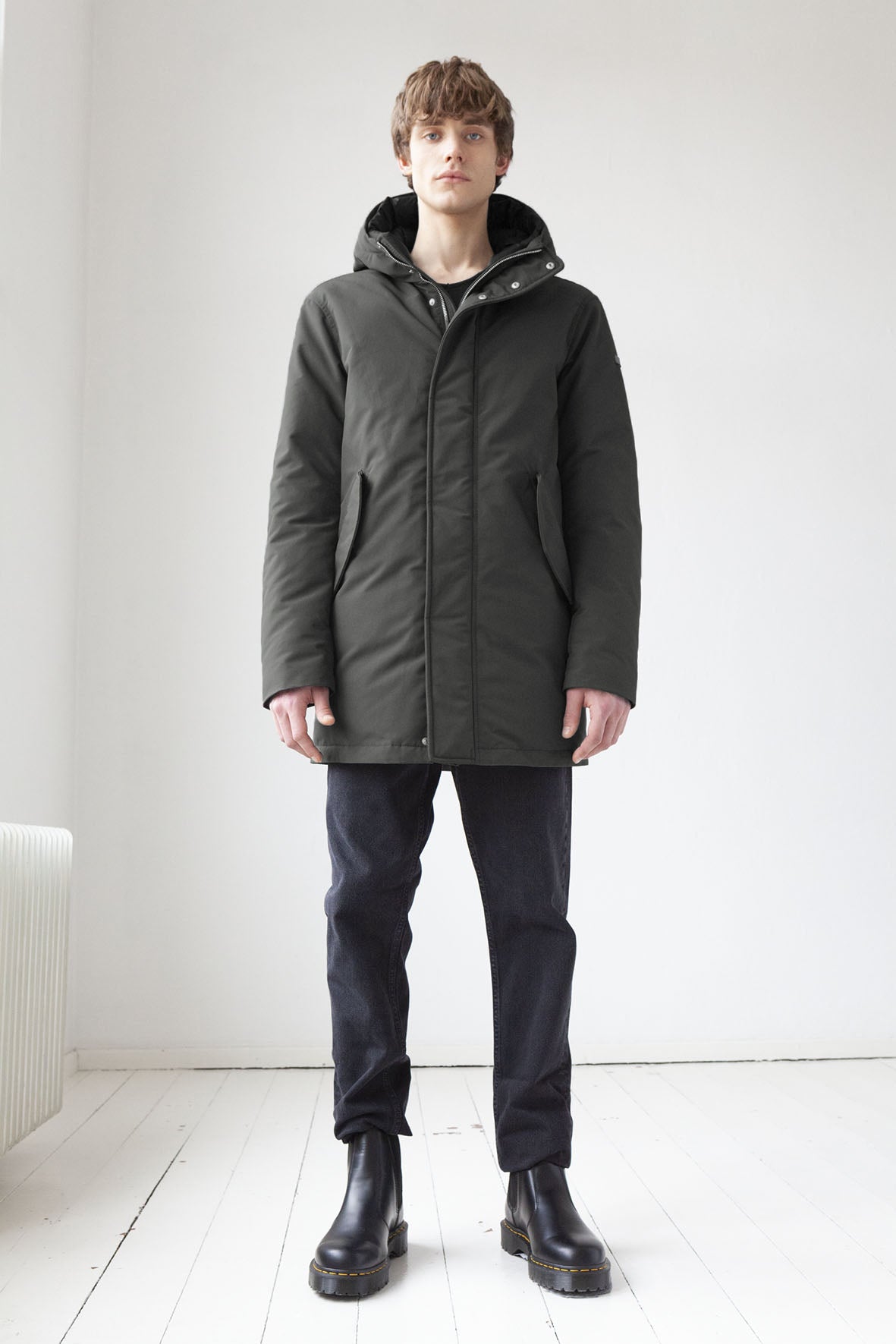 Mens Lempelius Matte downcoat with a straight fit