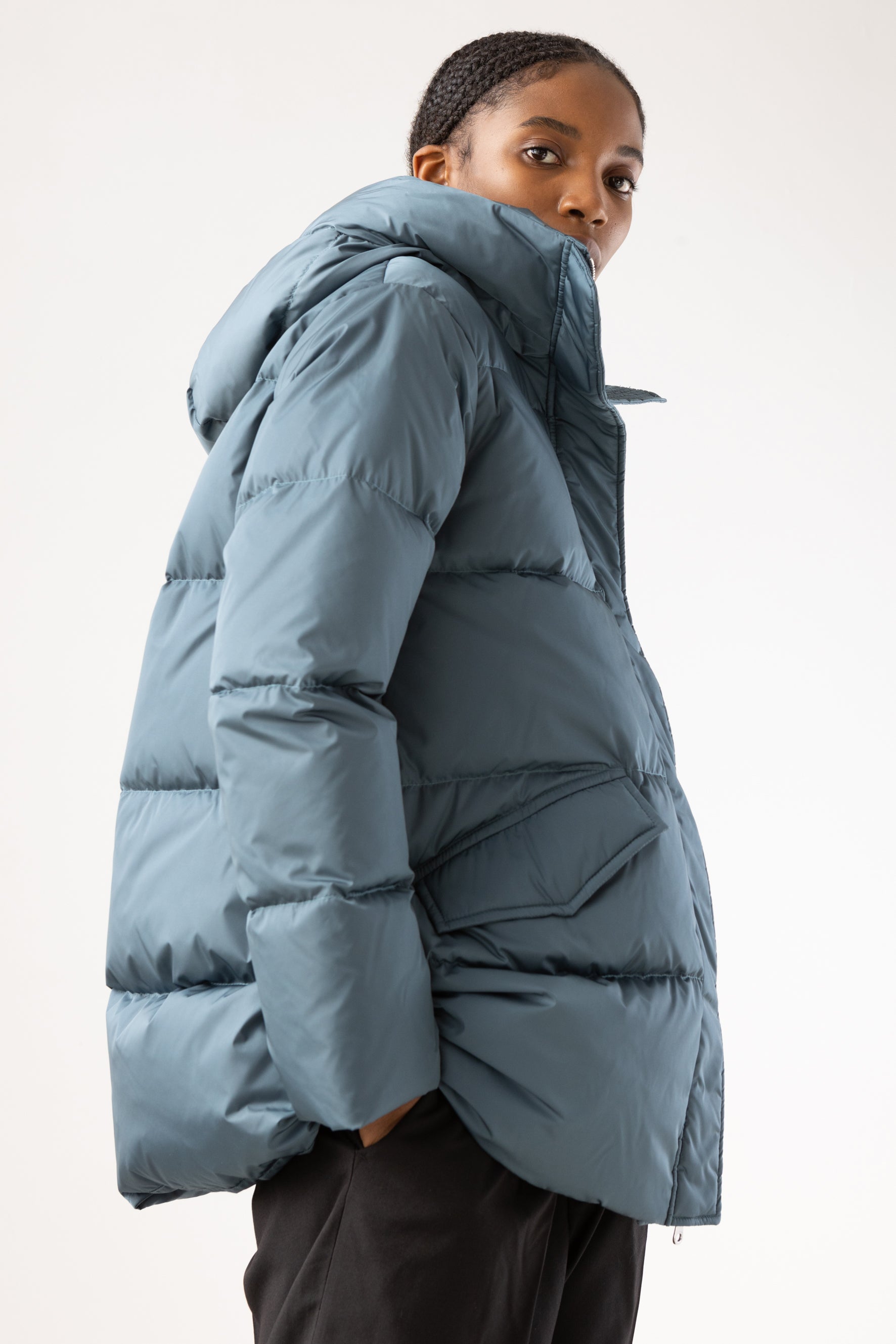 Short quilted down jacket with softly lined hood in pigeon