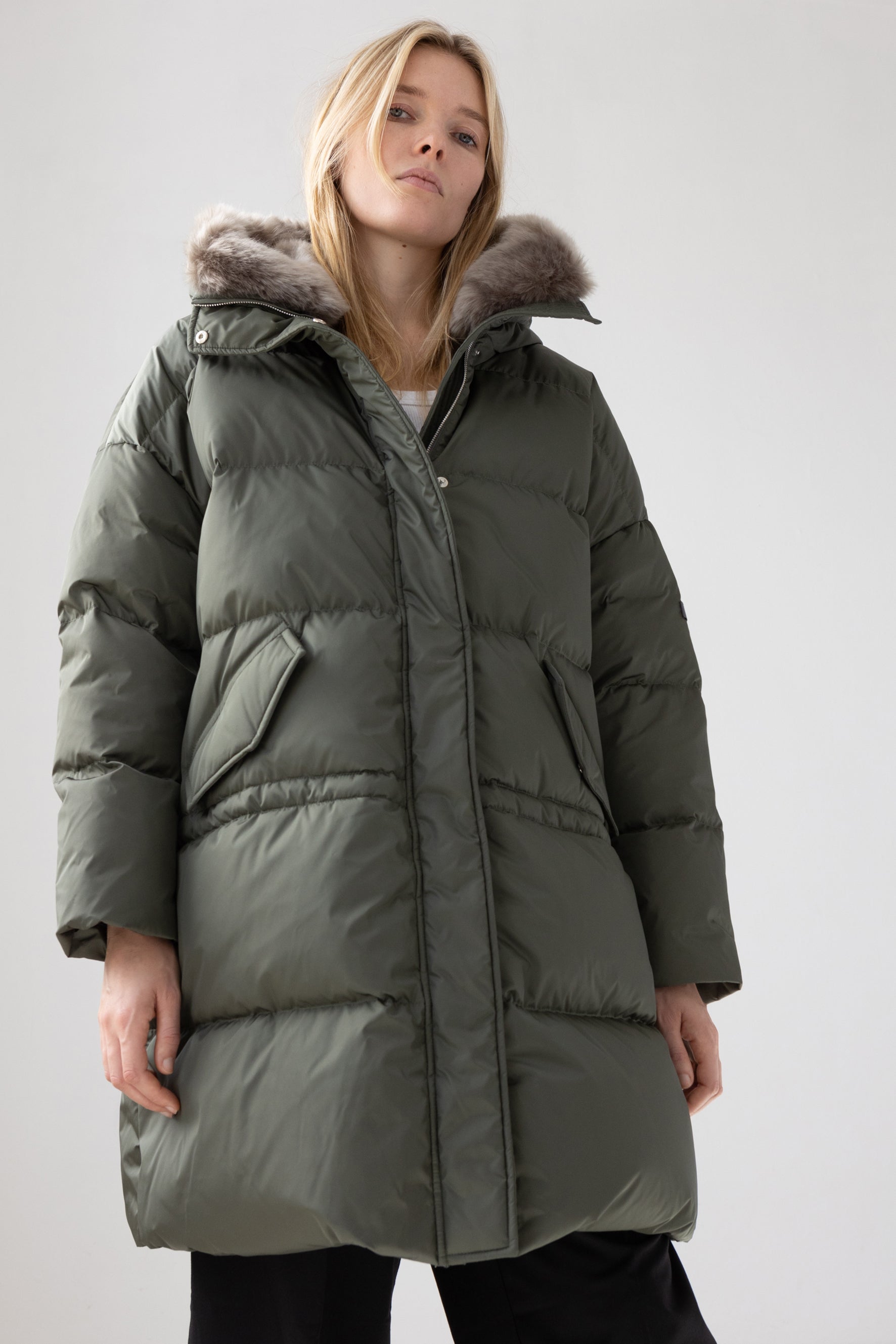 oversized Lempelius down parka in the color mud green