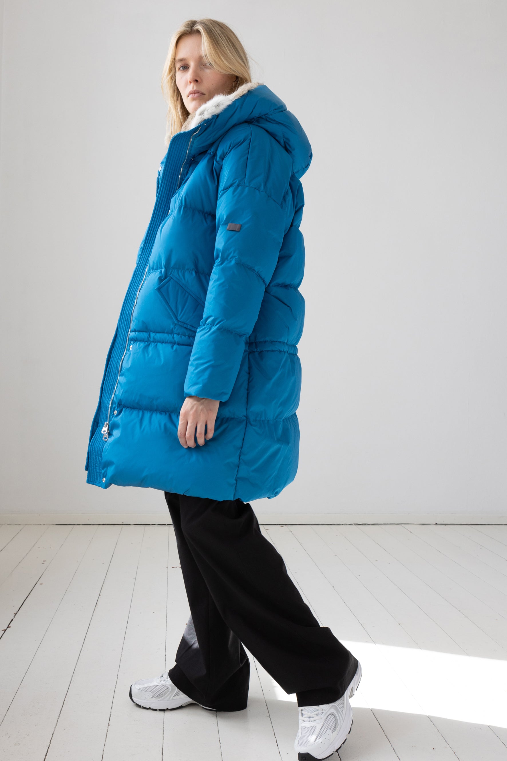 oversized Lempelius down parka in the color skyblue