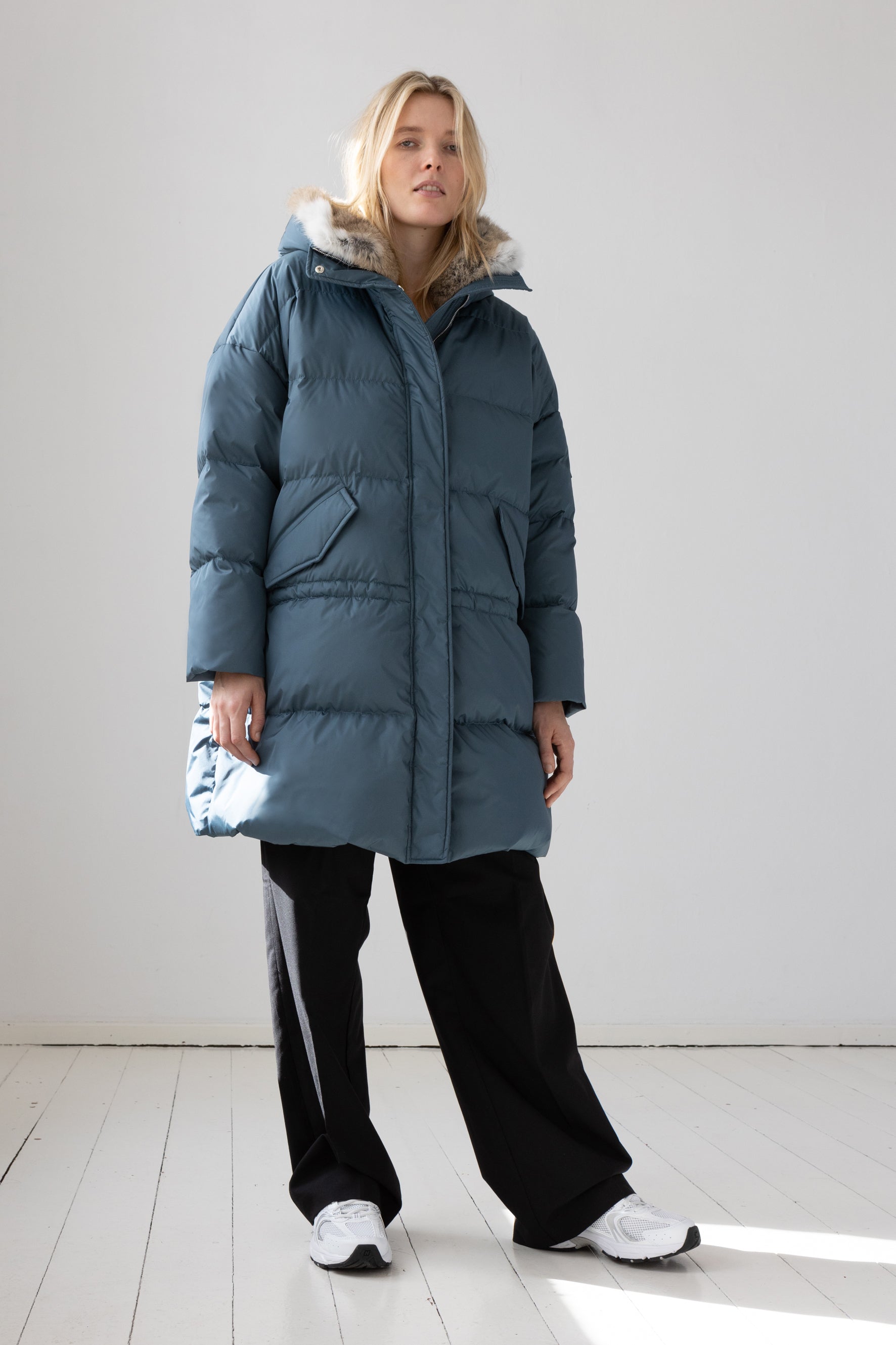 oversized Lempelius down parka in the color pigeon