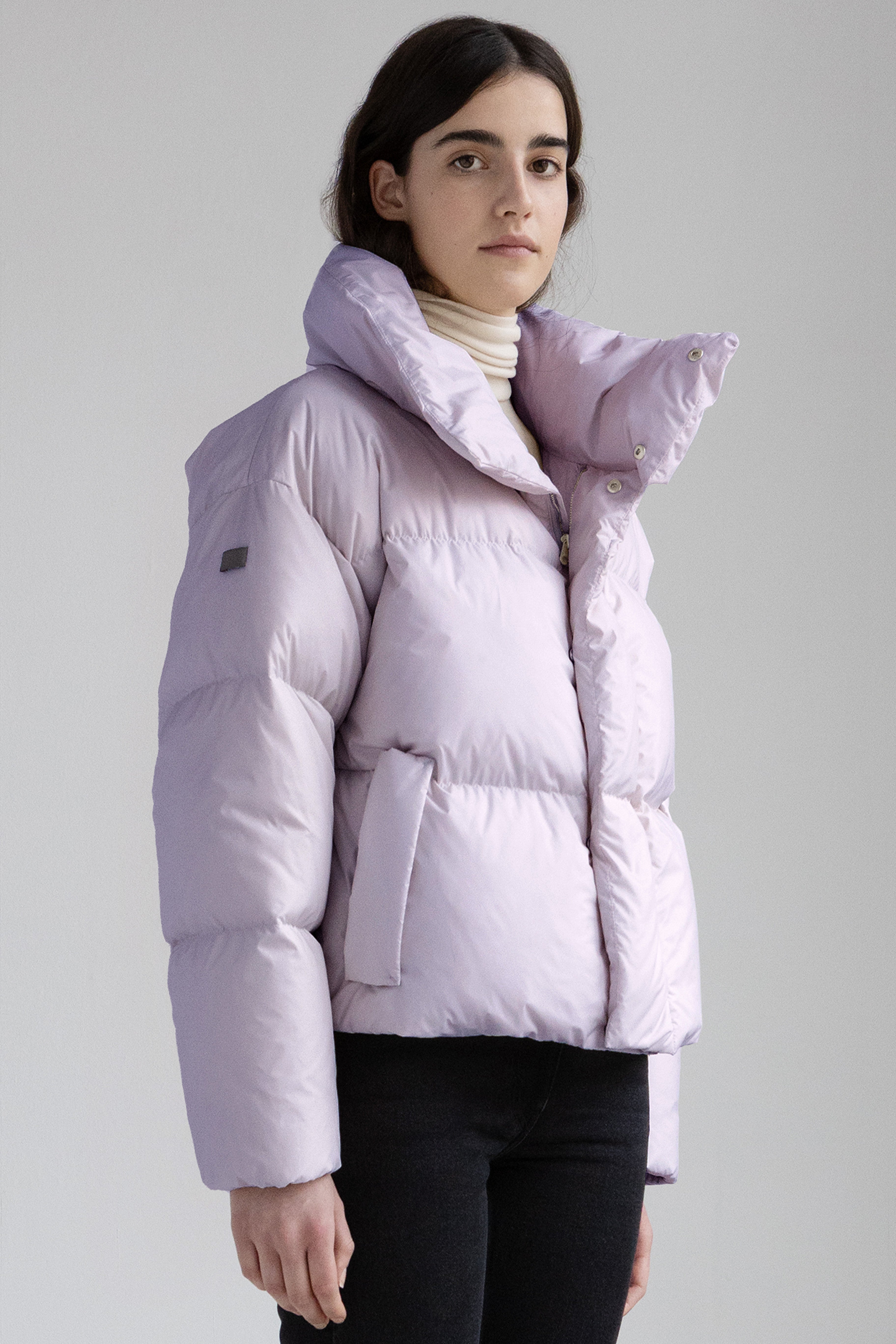 short down puffer jacket in the color lilac