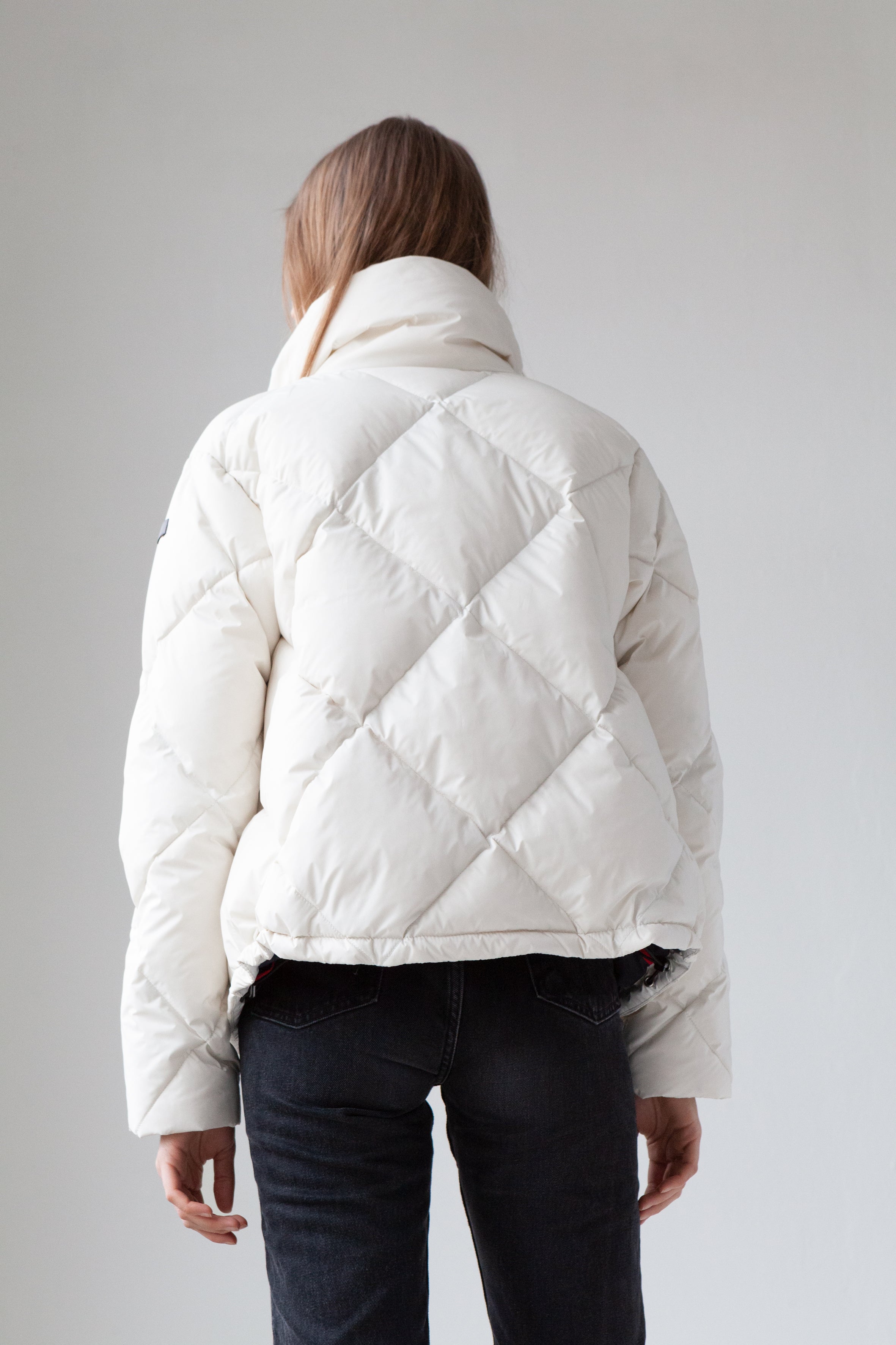 short Diamond quilted Lempelius Jacket in color off-white
