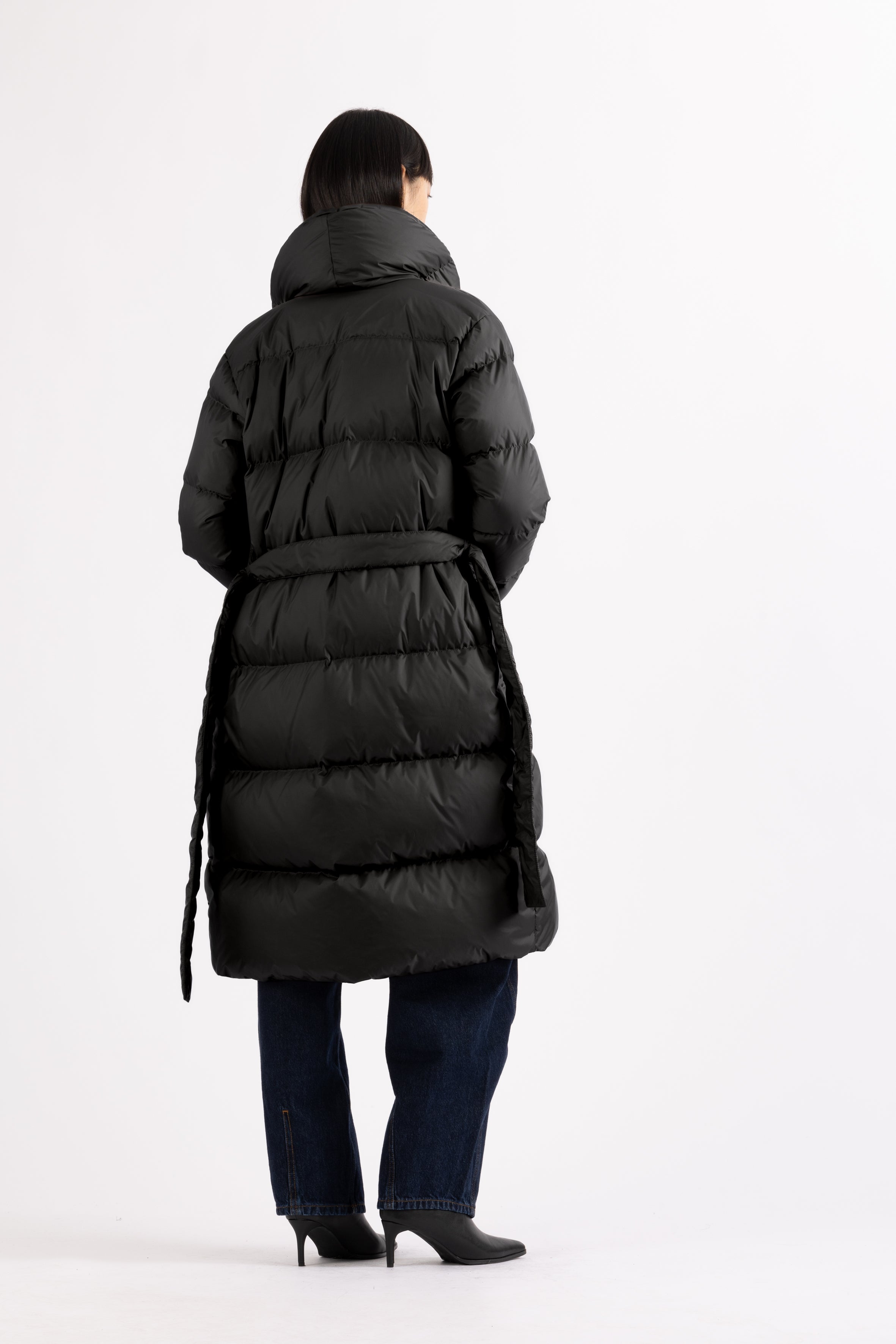 Lempelius belted down coat with shawl collar in color black