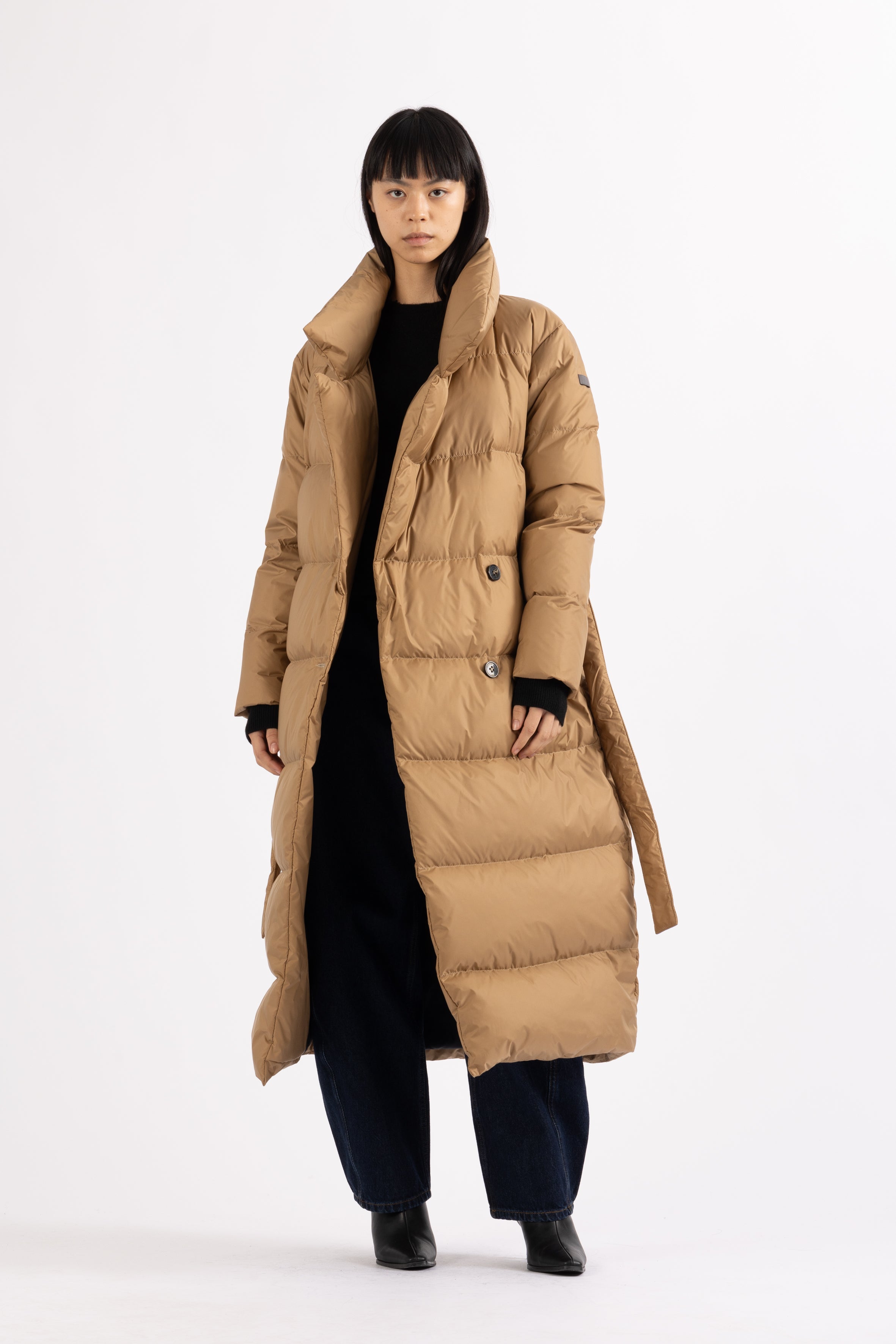 Long belted Lempelius down coat in the color biscuit