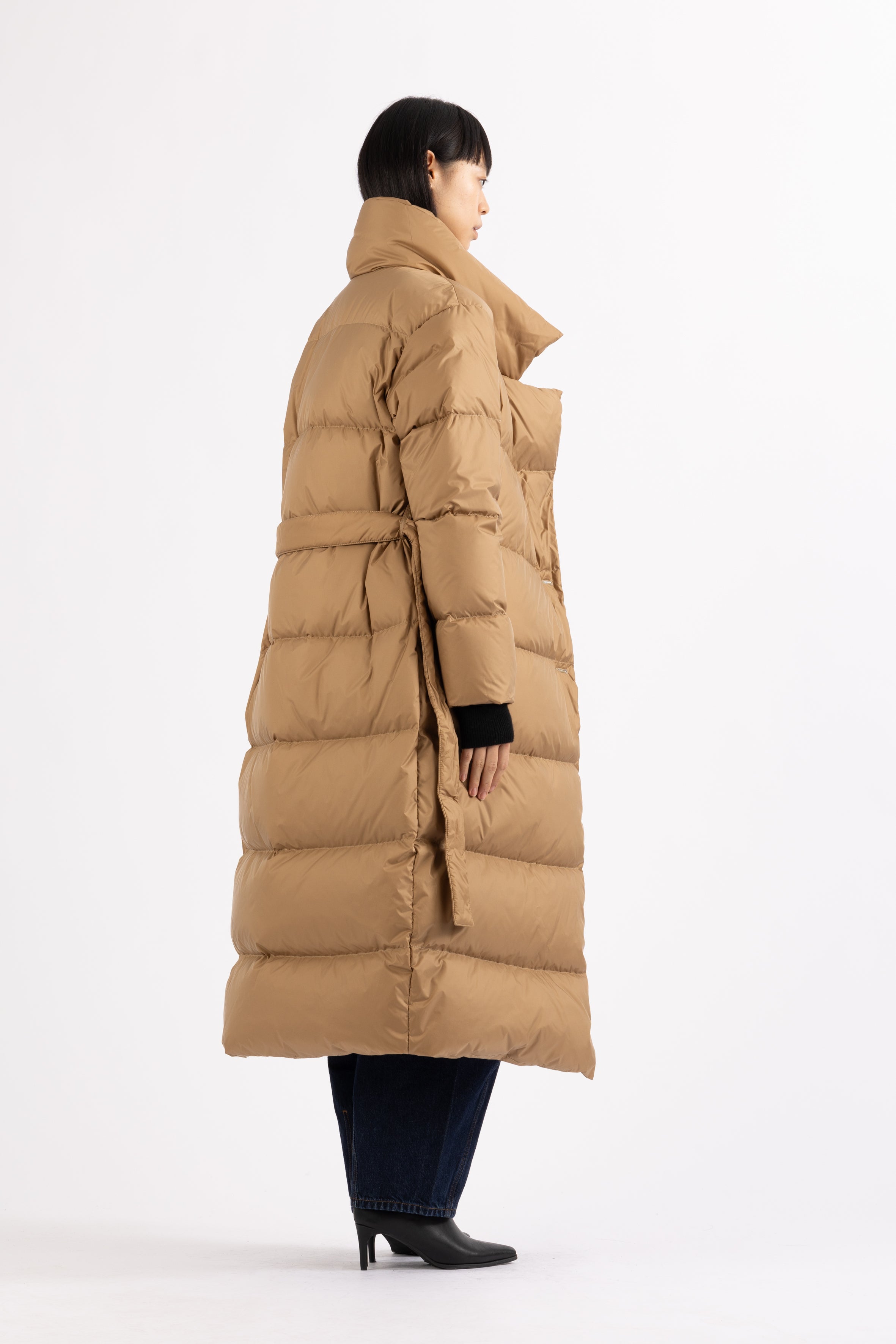 Long belted Lempelius down coat in the color biscuit