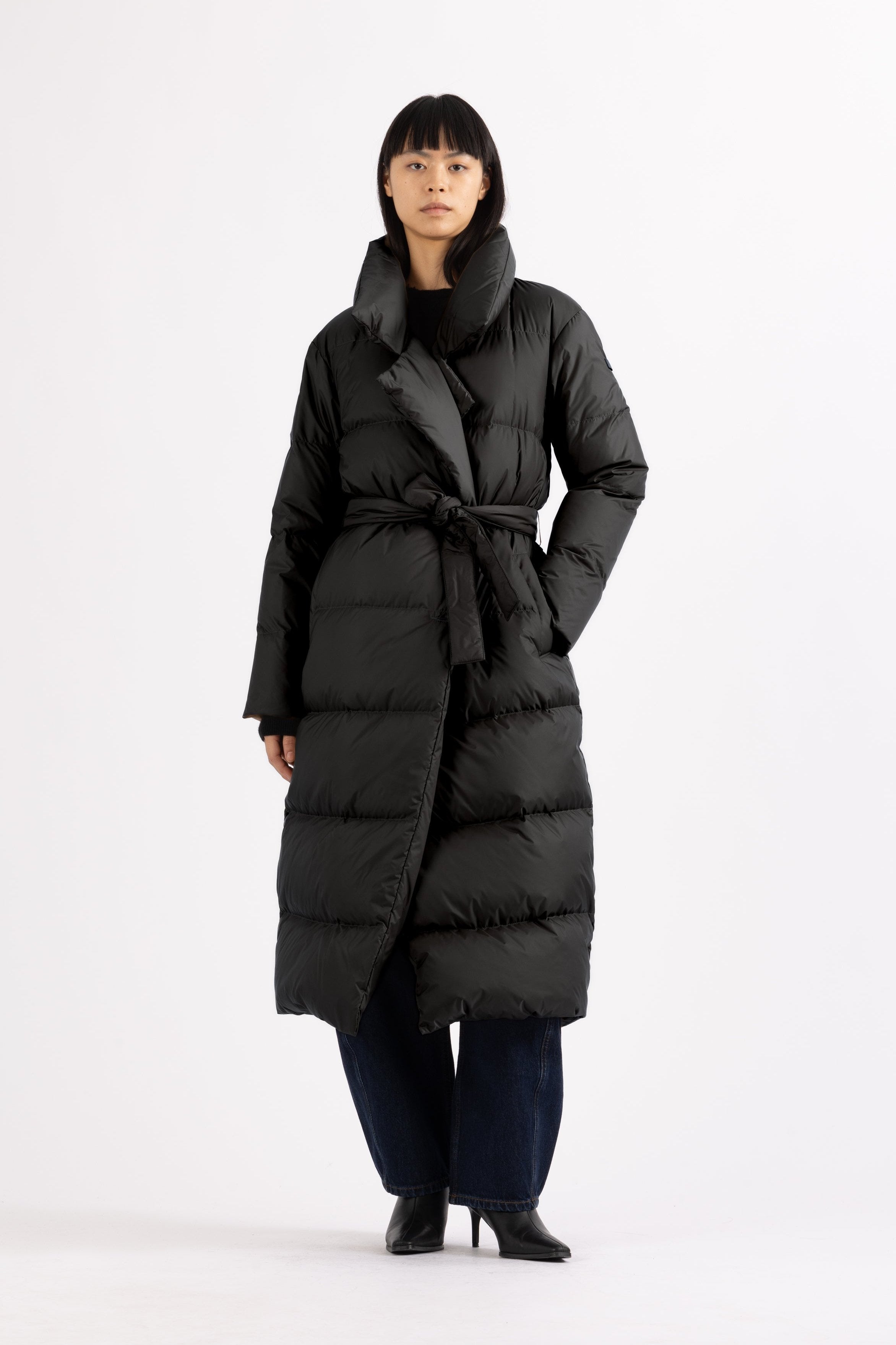 Long belted Lempelius down coat in the color black