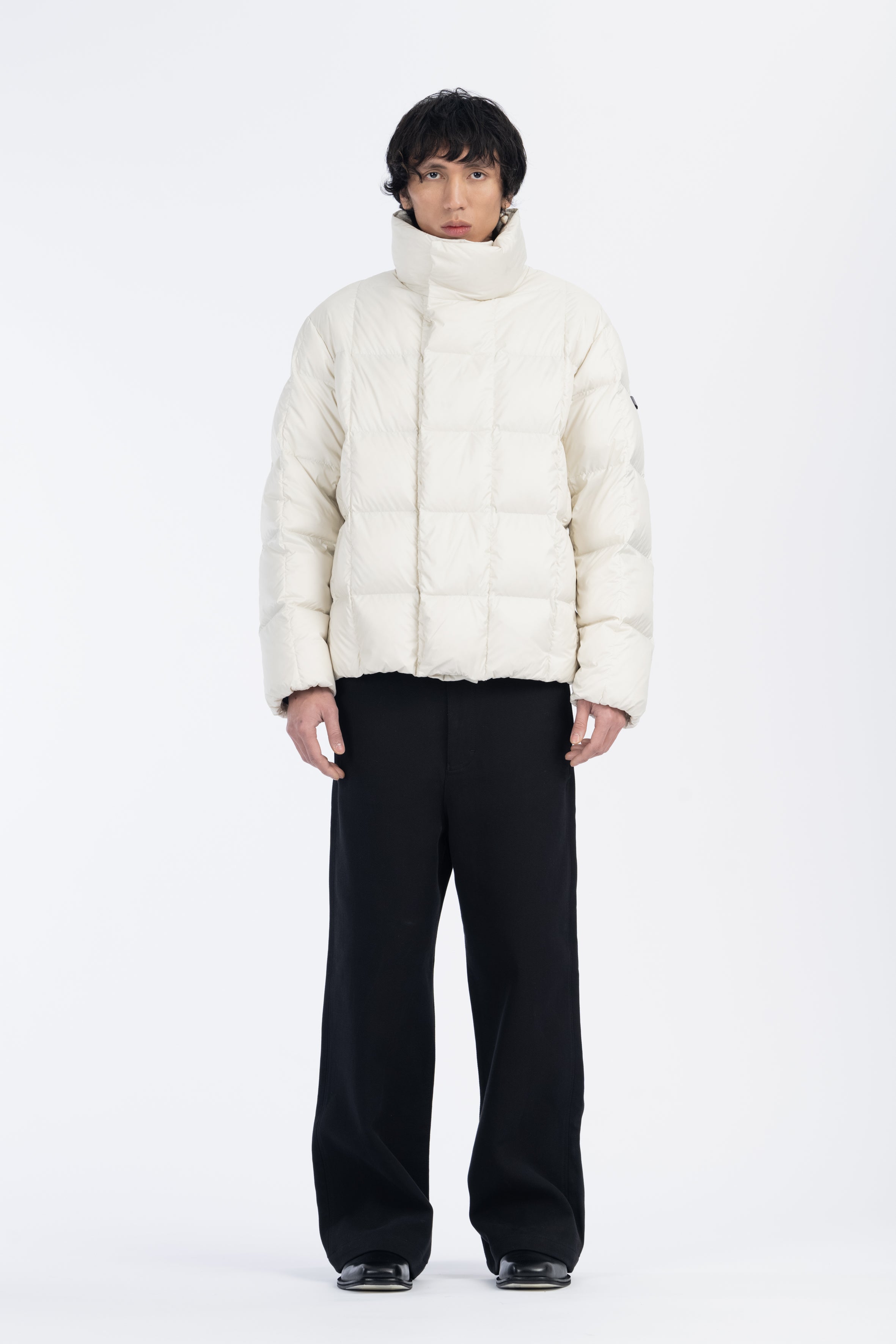 LEMPELIUS mens box quilt goose down jacket in off white