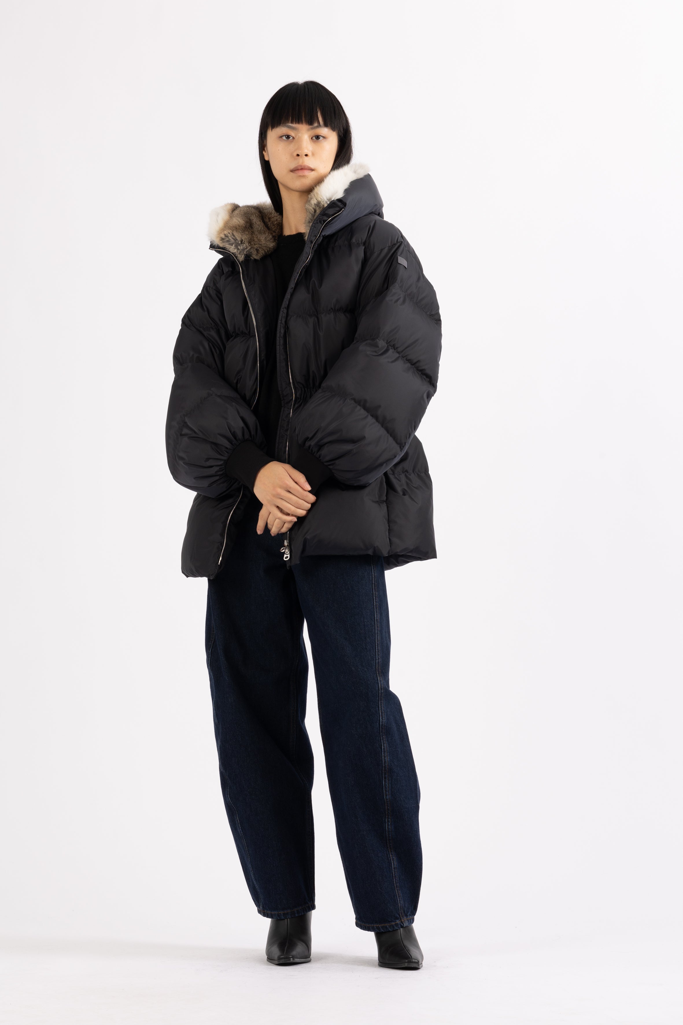 hooded LEMPELIUS short down jacket in dark blue with cotton cuffs fitted at the waist