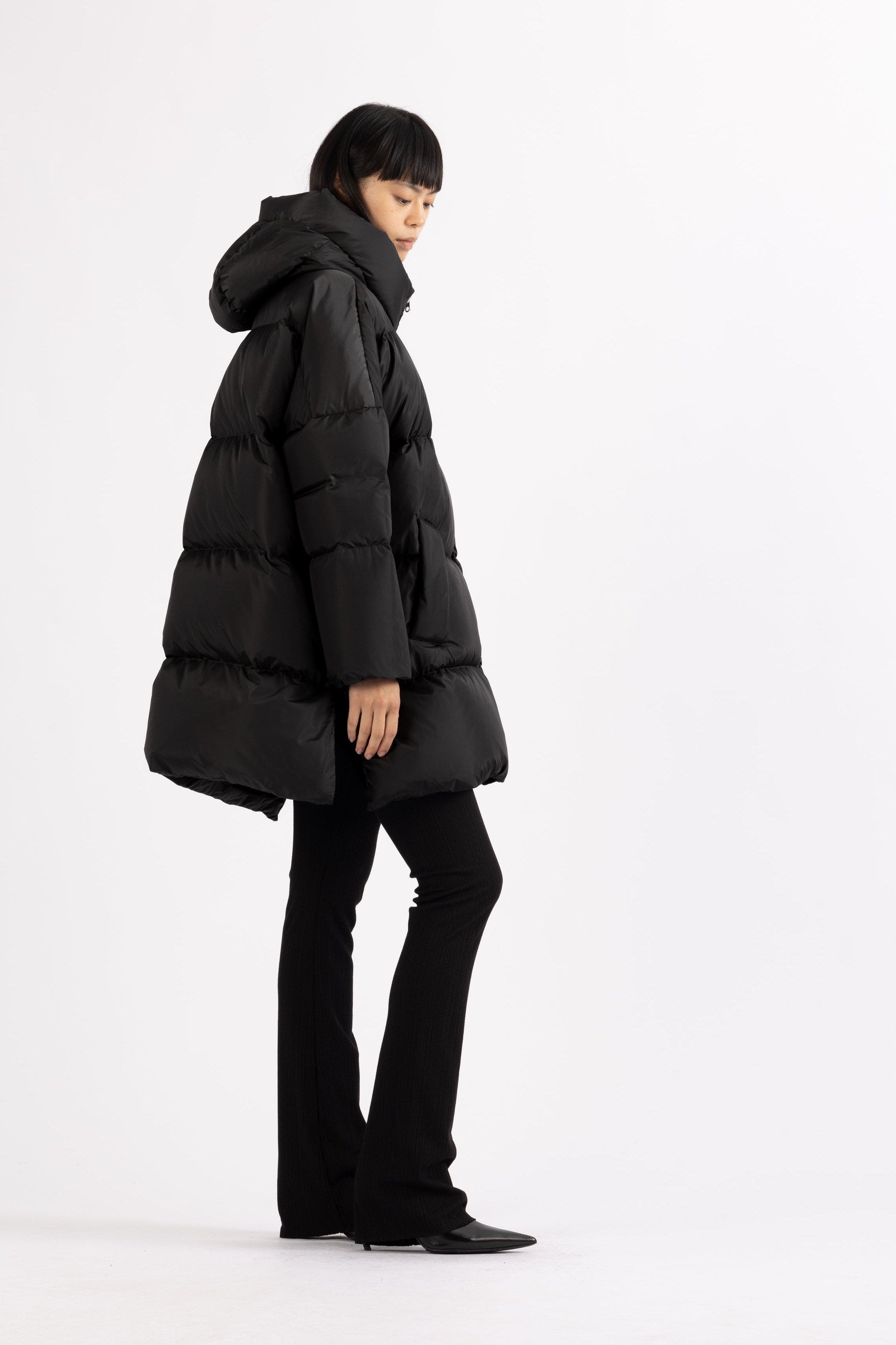 LEMPELIUS oversized goose down parka in black