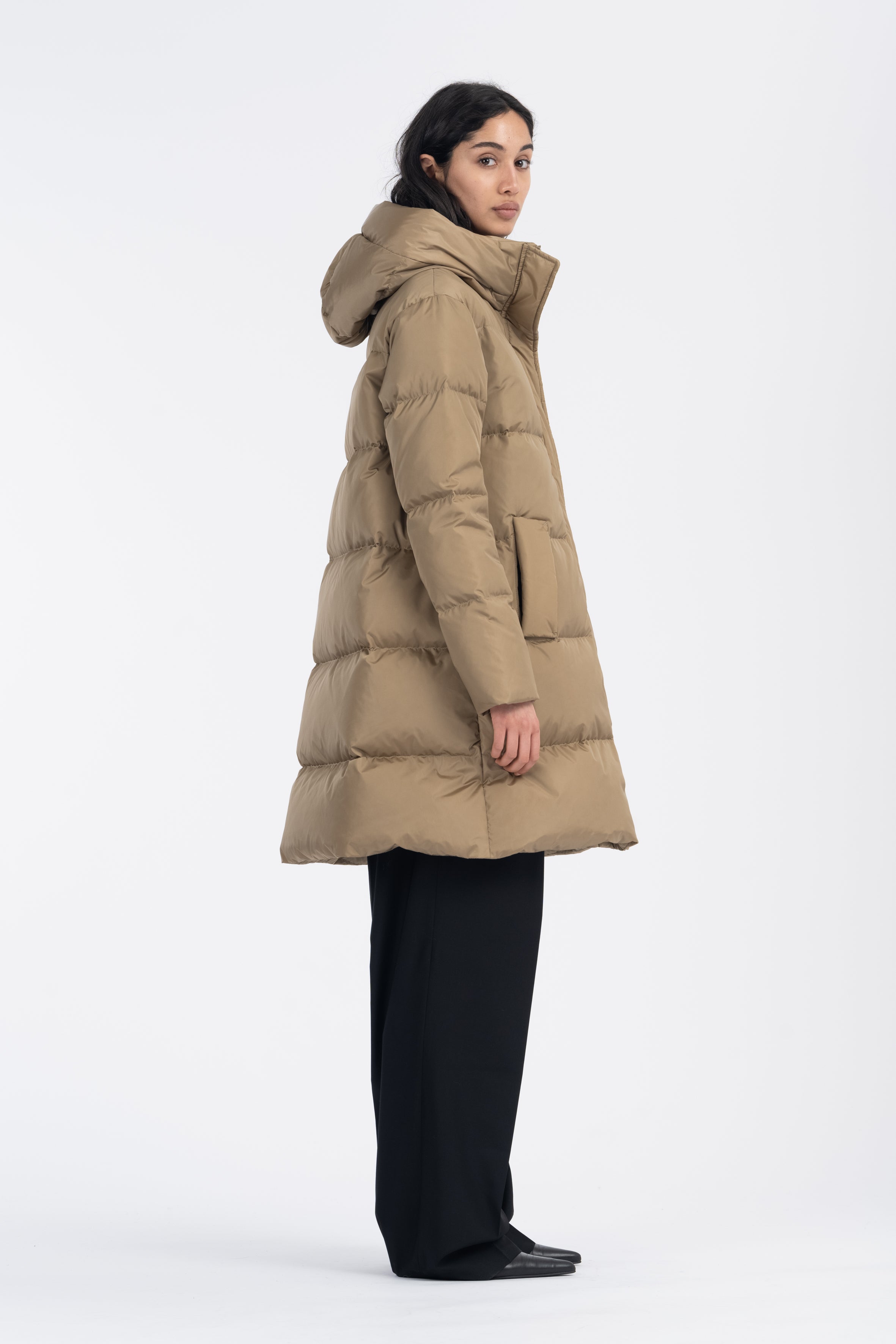 LEMPELIUS nylon duck down coat in tan