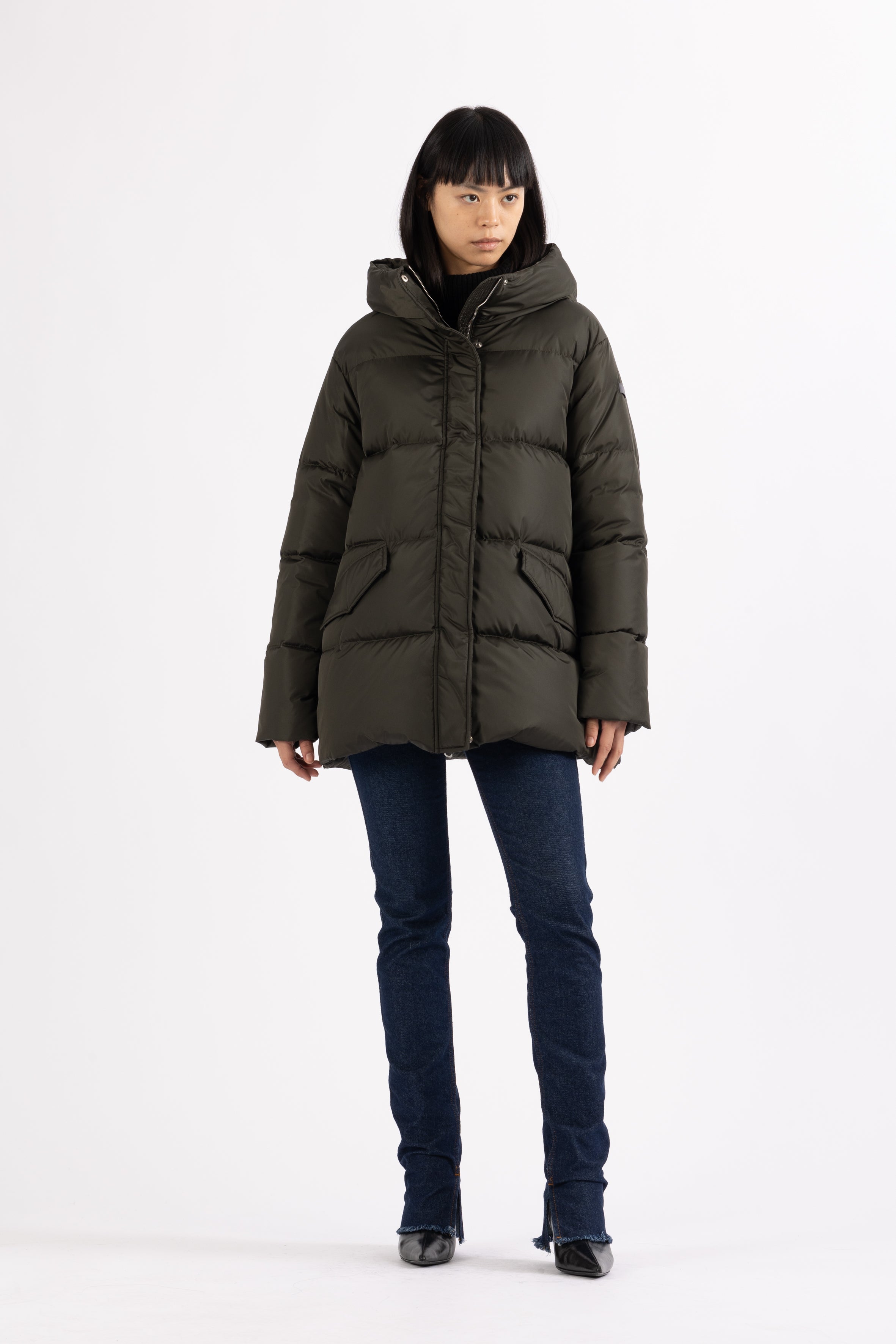 LEMPELIUS short quilted down jacket with softly lined hood in dark green