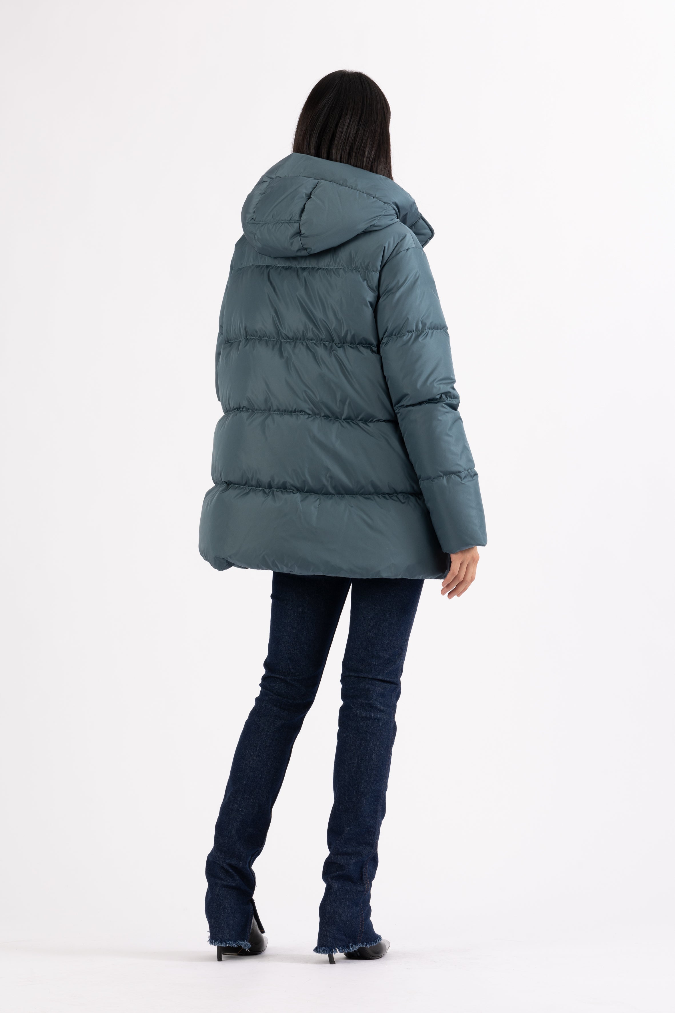 Short quilted down jacket with softly lined hood in pigeon