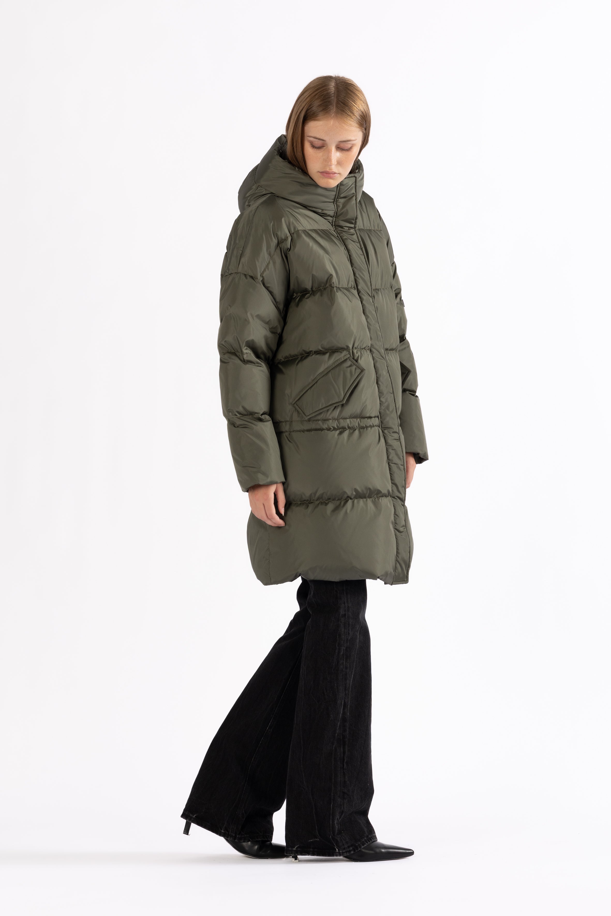 oversized Lempelius down parka in the color military green