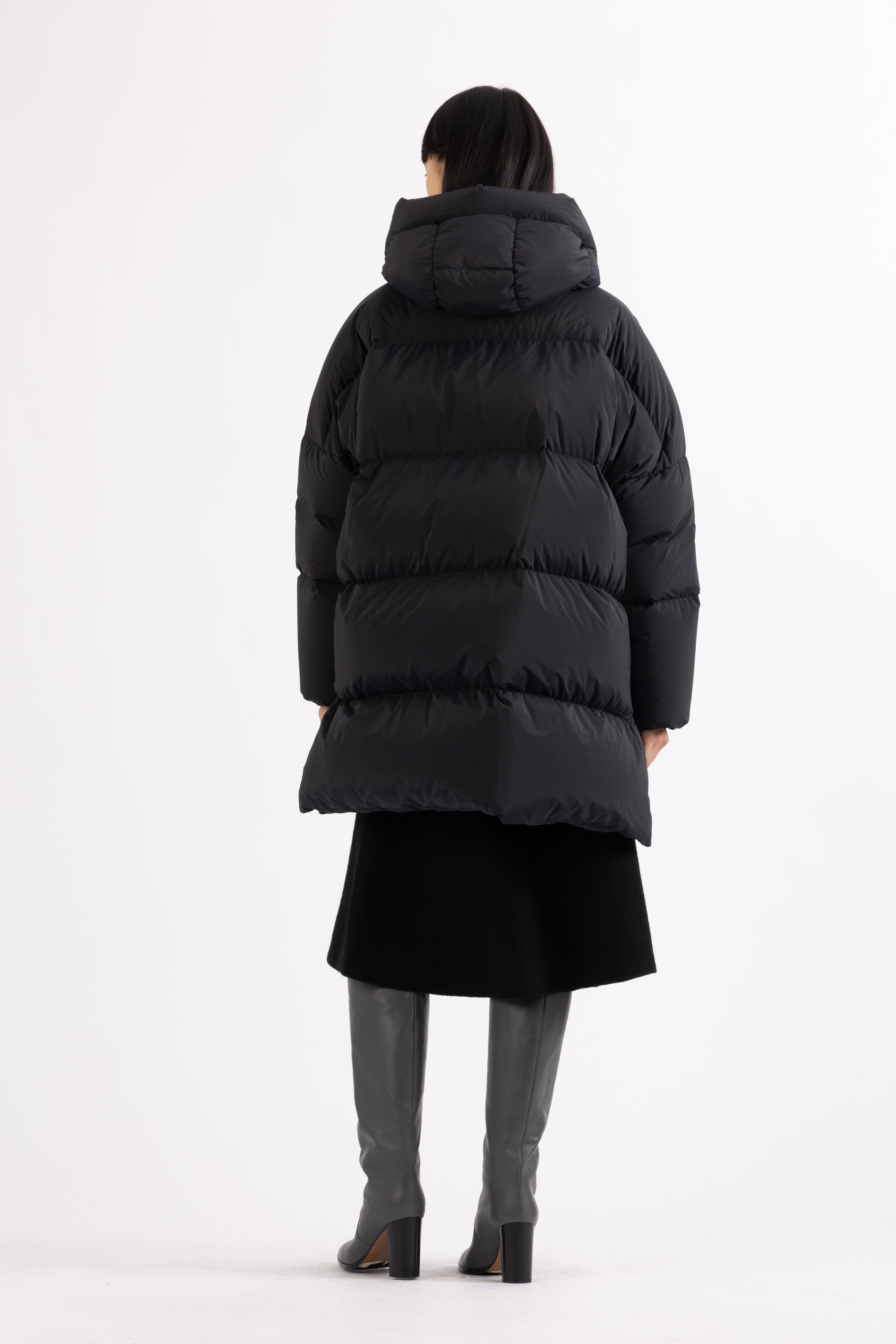 LEMPELIUS oversized goose down parka in black