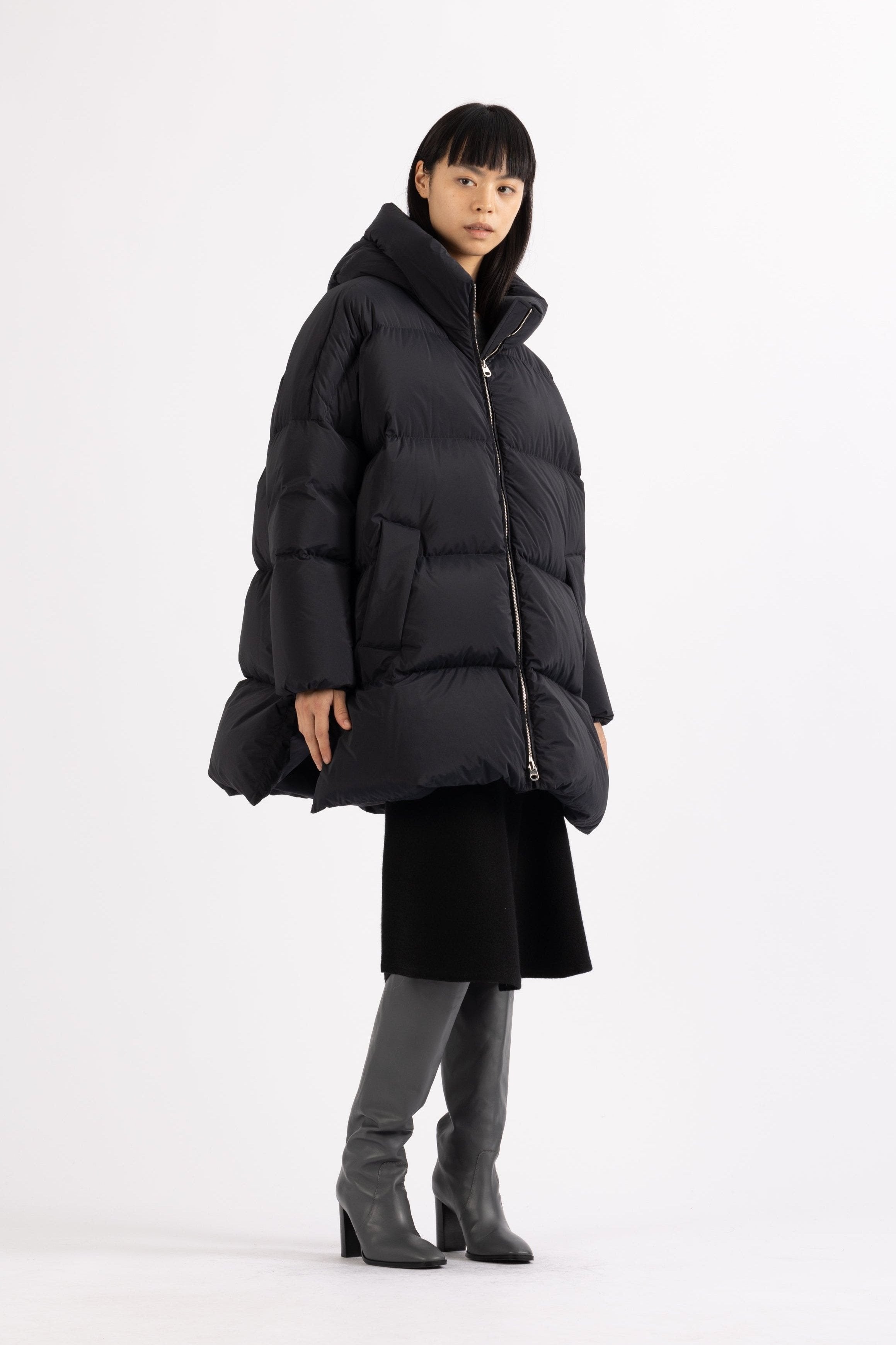 LEMPELIUS oversized goose down parka in black