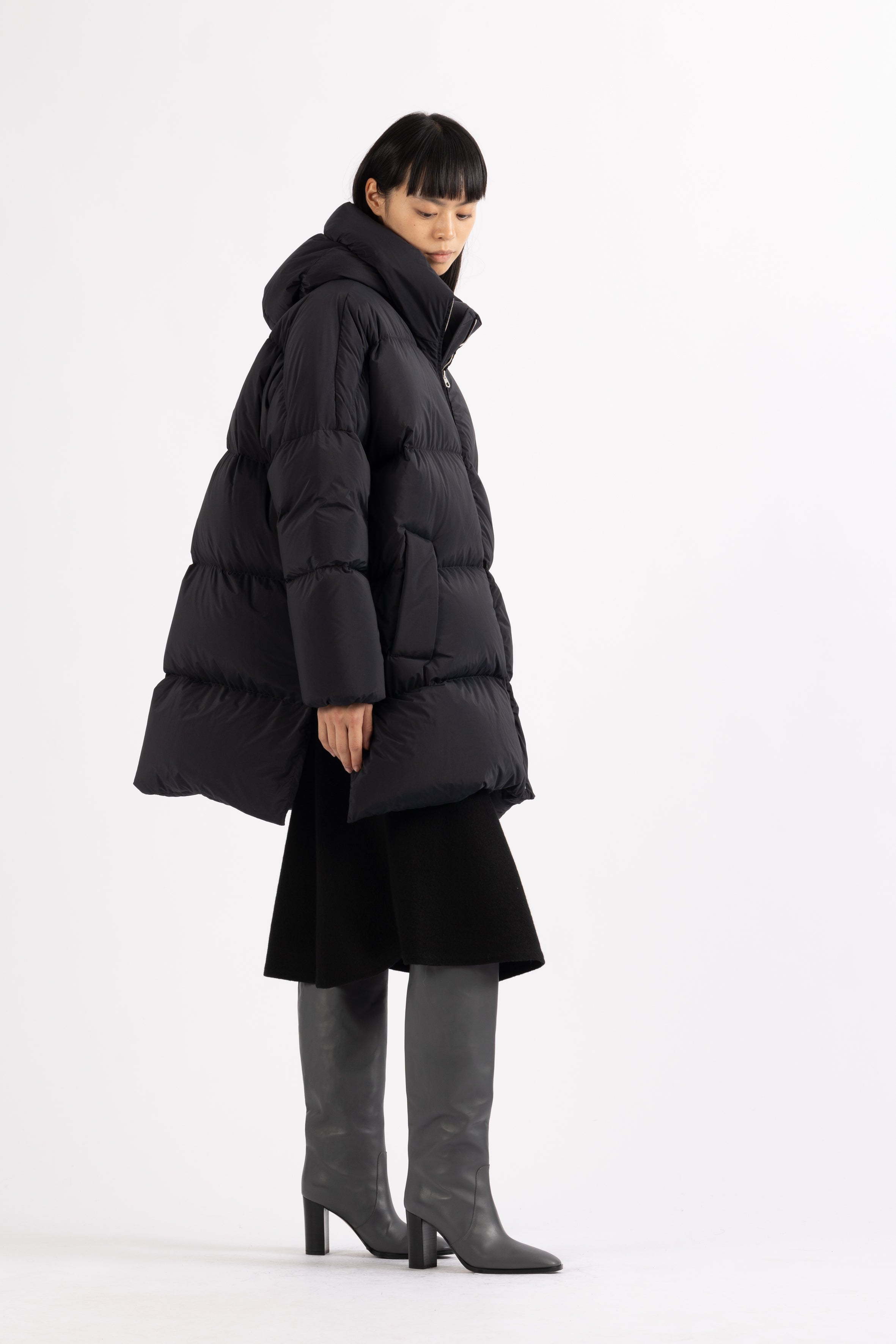 LEMPELIUS oversized goose down parka in black