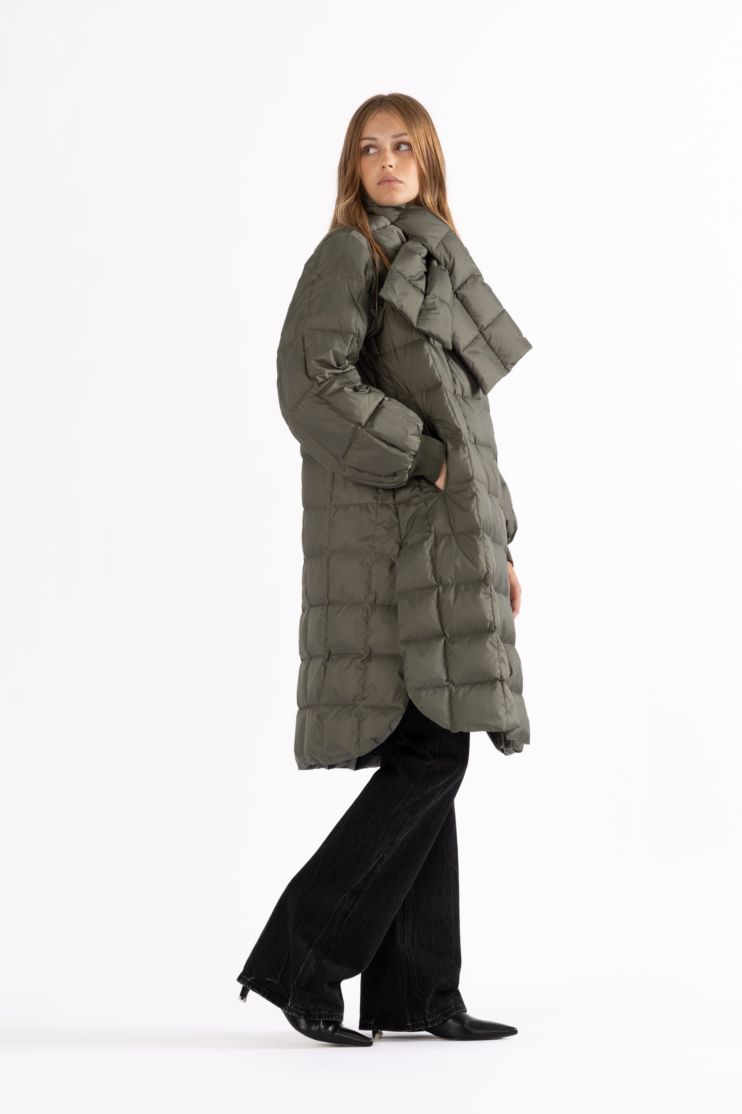 box quilted lightweight down coat jacket LEMPELIUS with cozy cotton cuffs and detachable down scarf in muted green