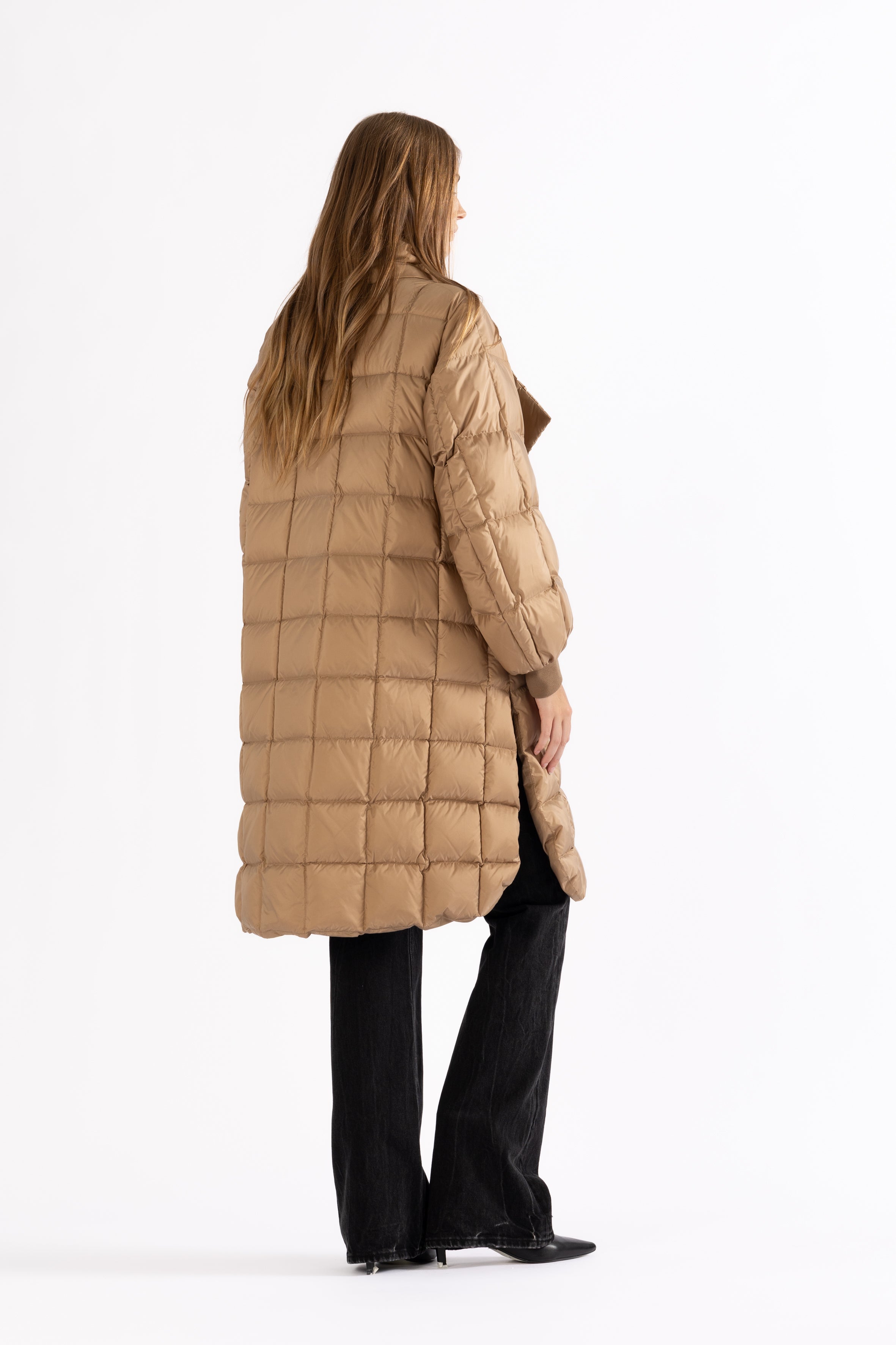 box quilted lightweight down coat jacket LEMPELIUS with cozy cotton cuffs and detachable down scarf in oat
