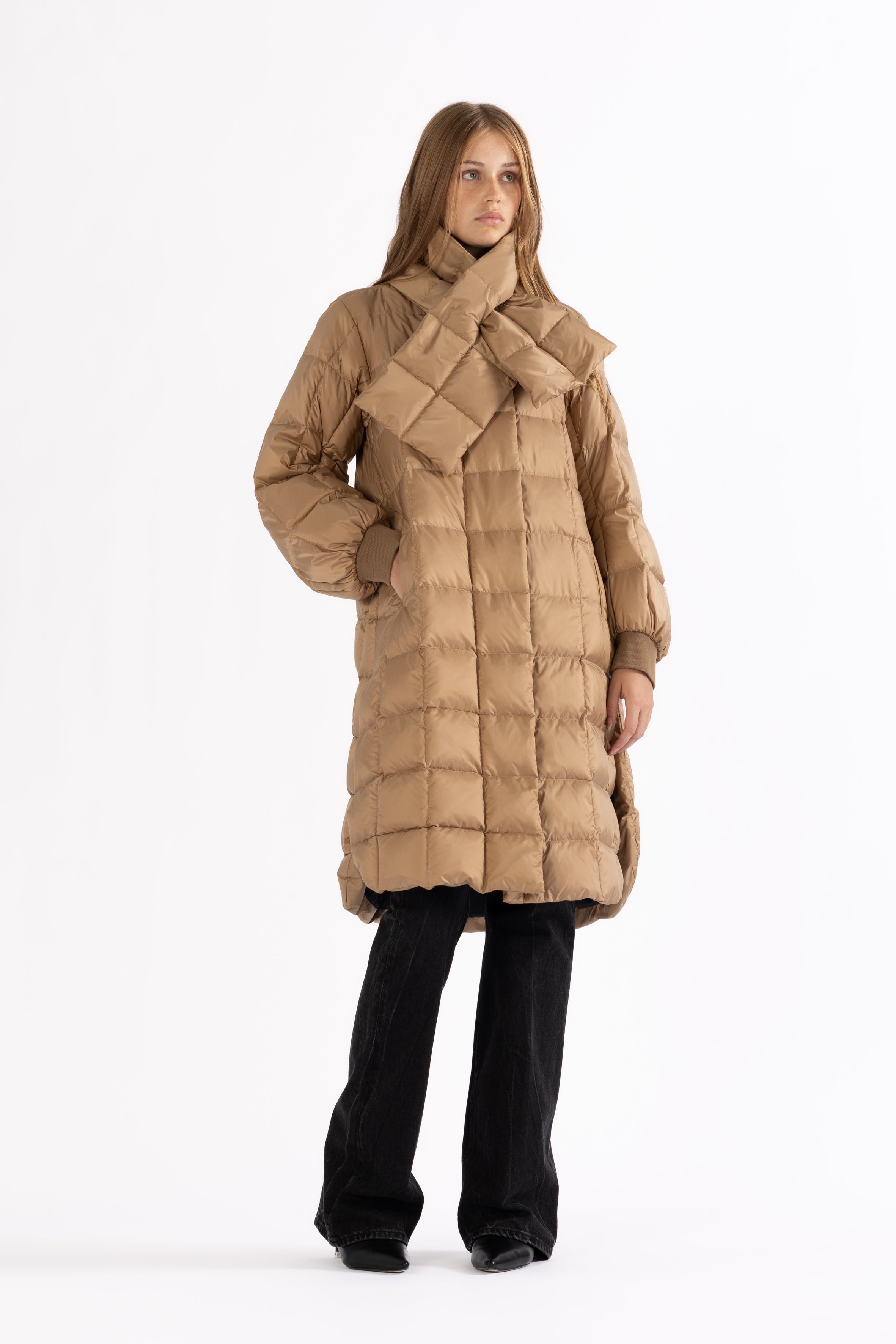 box quilted lightweight down coat jacket LEMPELIUS with cozy cotton cuffs and detachable down scarf in oat